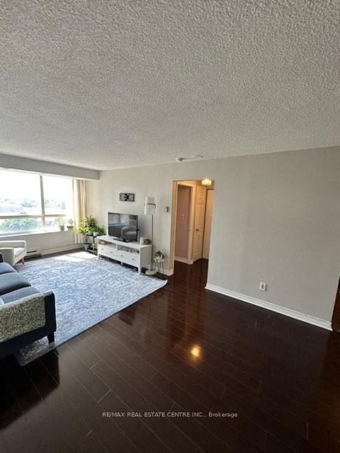 Photo 3 of Unit 812, 3605 Kariya Drive S, Mississauga, City Centre — HOMEH