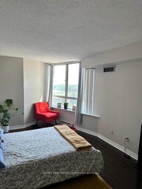 Photo 6 of Unit 812, 3605 Kariya Drive S, Mississauga, City Centre — HOMEH
