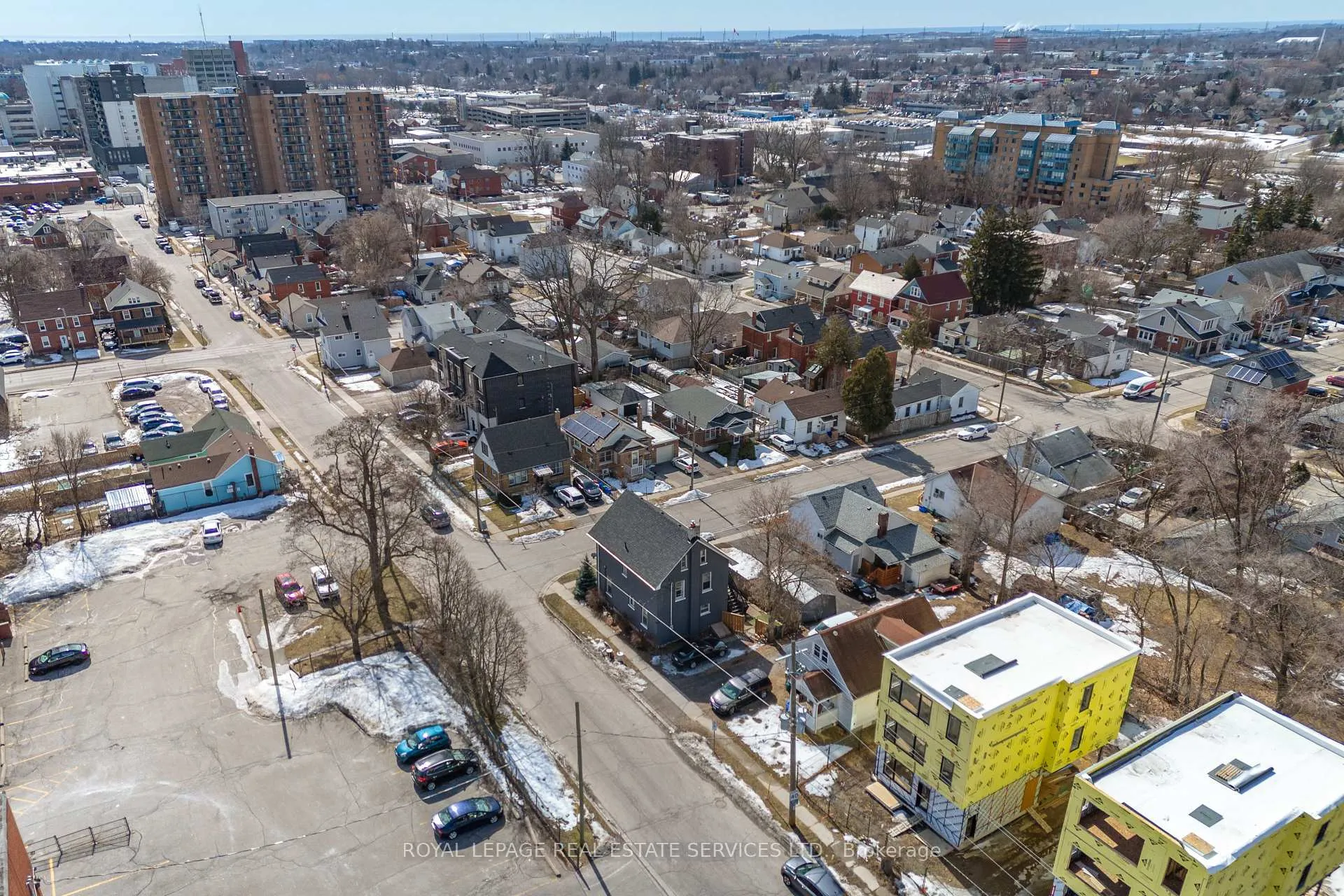 Photo 4 of 34 Elgin Street W, Oshawa, O'Neill — HOMEH
