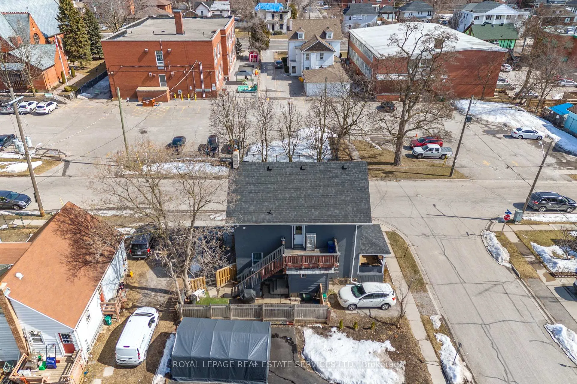 Photo 5 of 34 Elgin Street W, Oshawa, O'Neill — HOMEH