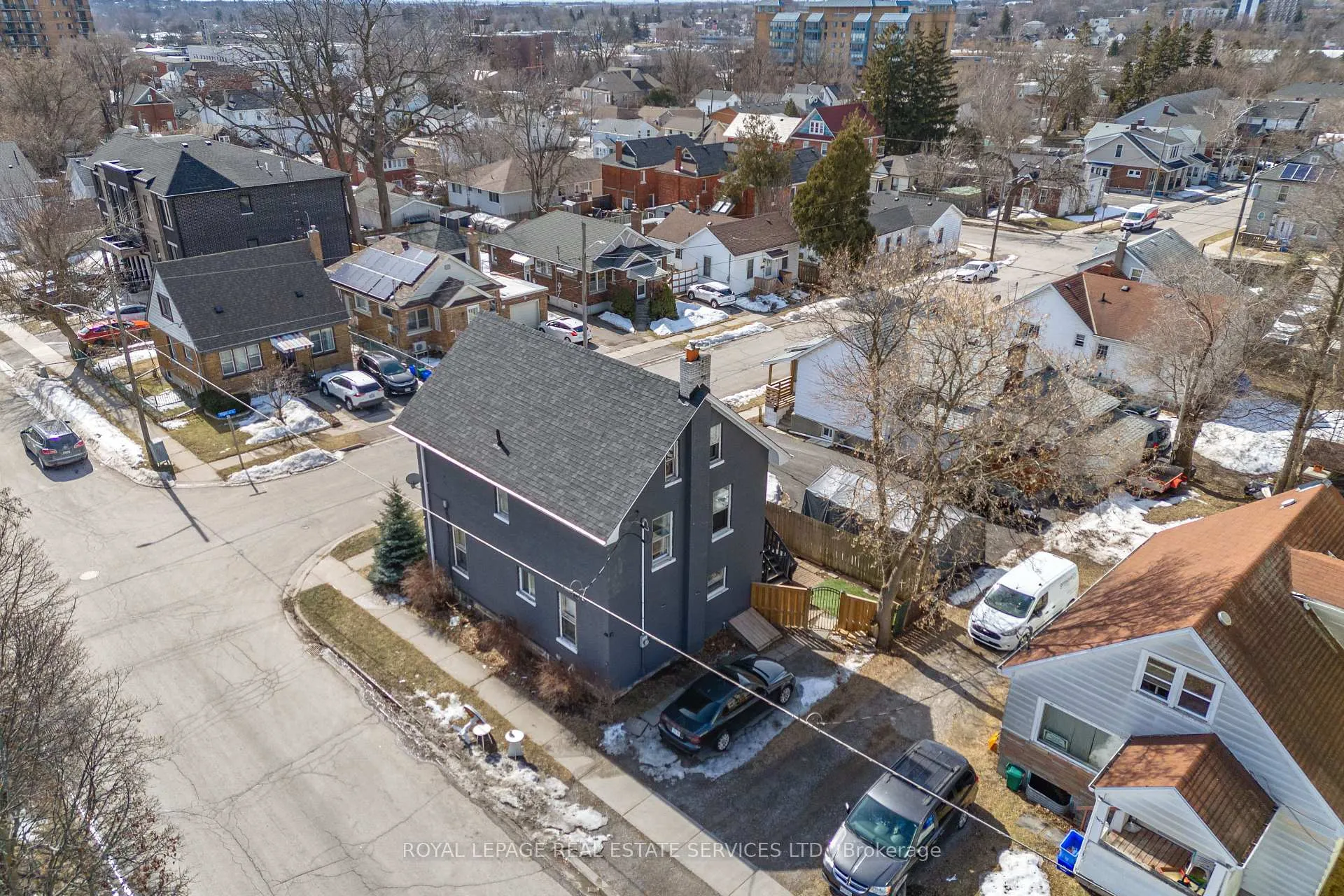 Photo 7 of 34 Elgin Street W, Oshawa, O'Neill — HOMEH