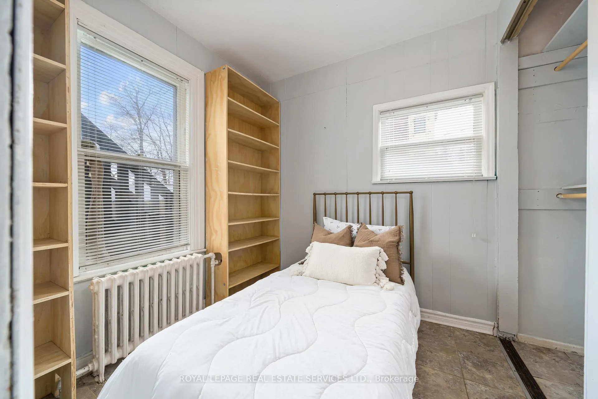 Photo 24 of 34 Elgin Street W, Oshawa, O'Neill — HOMEH