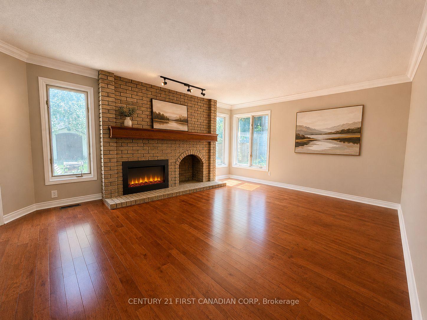 Photo 6 of 179 Sunnyside Drive, London, North G — HOMEH