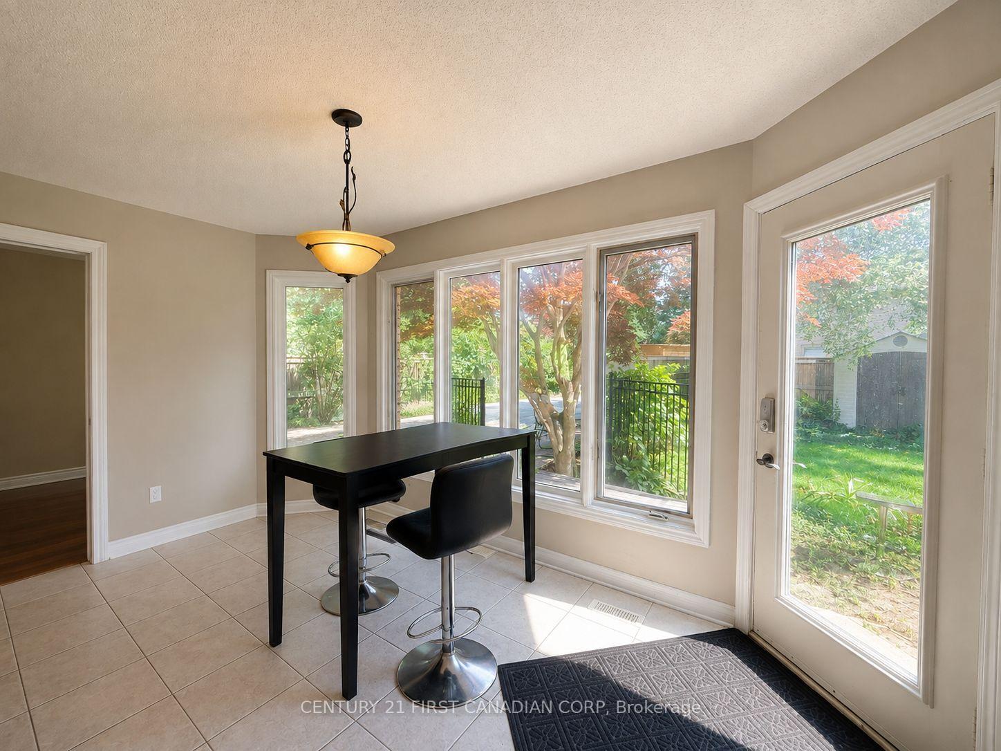 Photo 10 of 179 Sunnyside Drive, London, North G — HOMEH