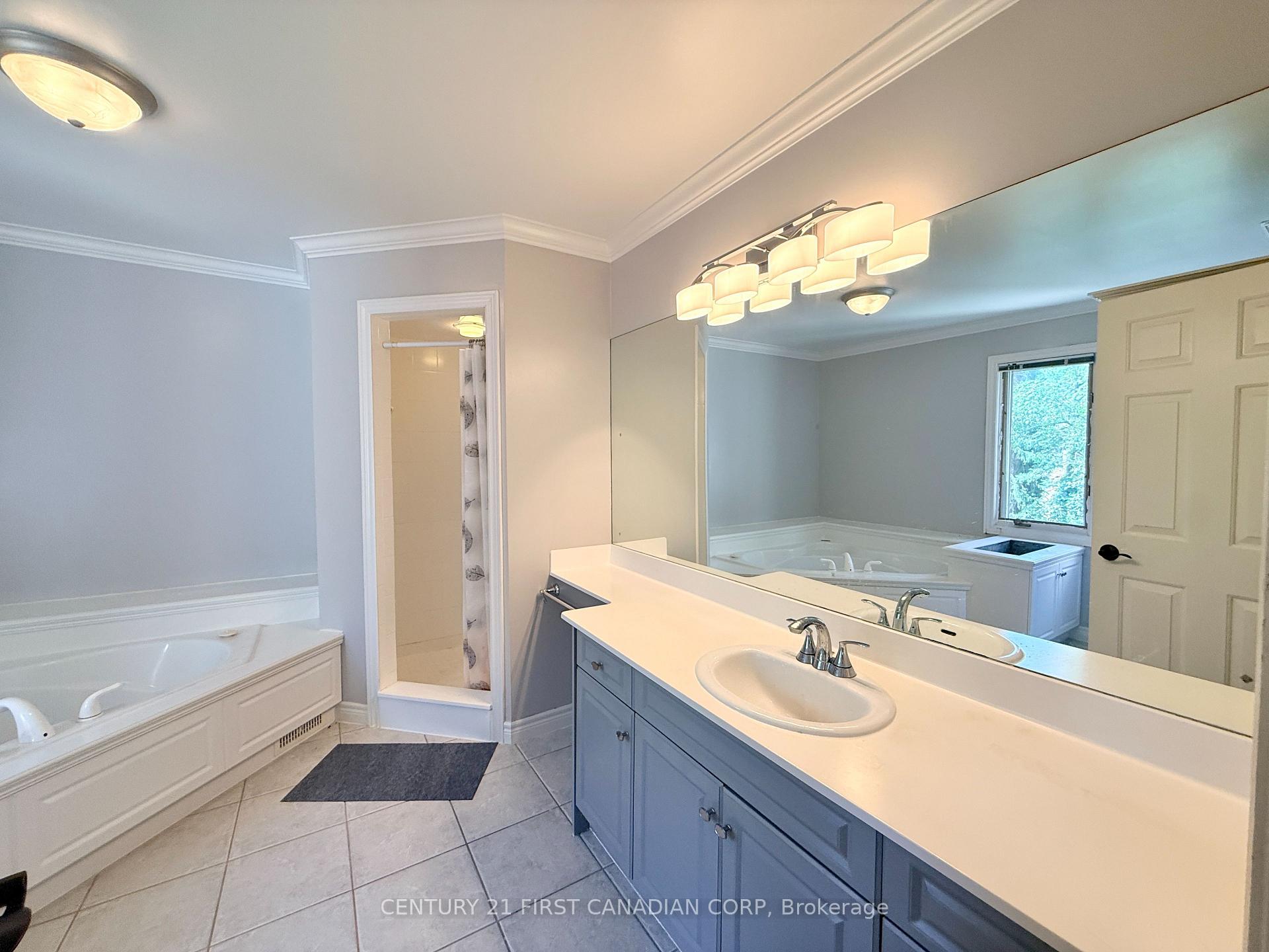 Photo 18 of 179 Sunnyside Drive, London, North G — HOMEH