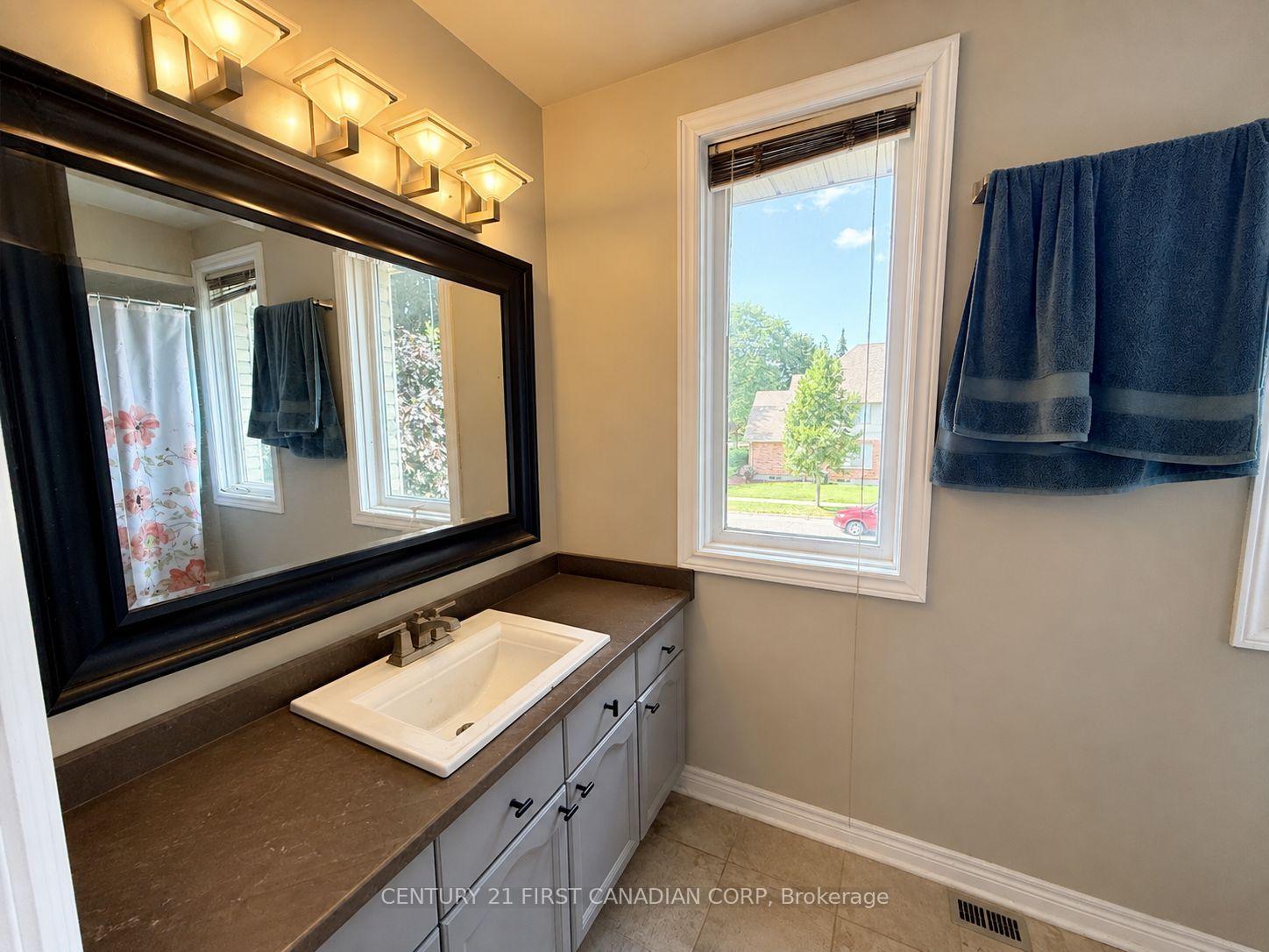 Photo 19 of 179 Sunnyside Drive, London, North G — HOMEH