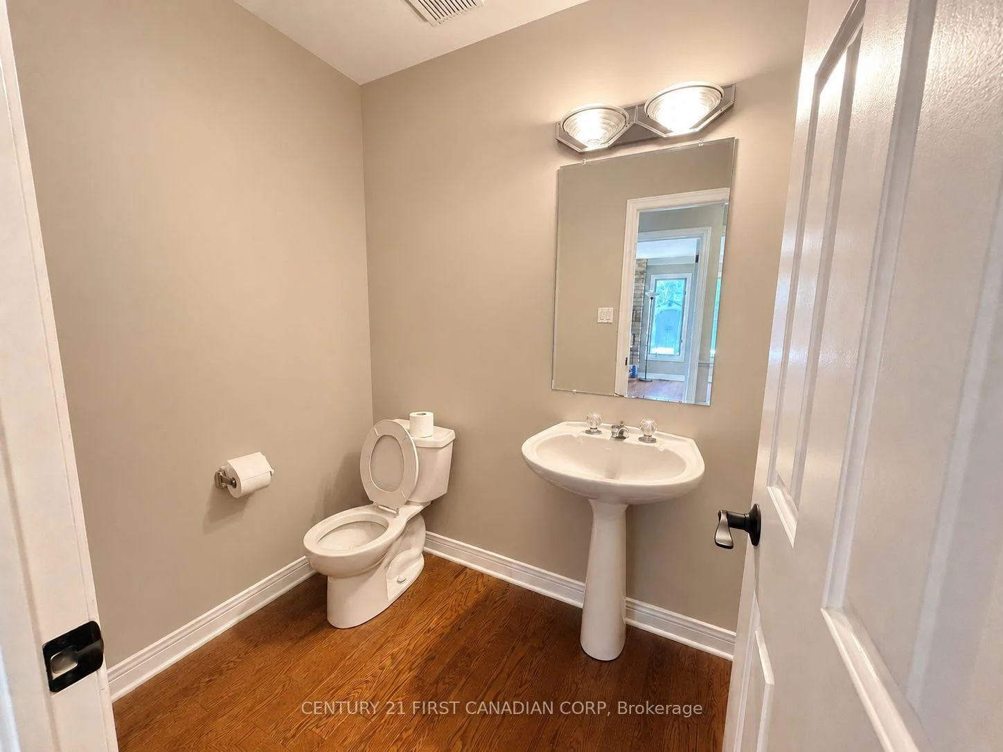 Photo 5 of 179 Sunnyside Drive, London, North G — HOMEH