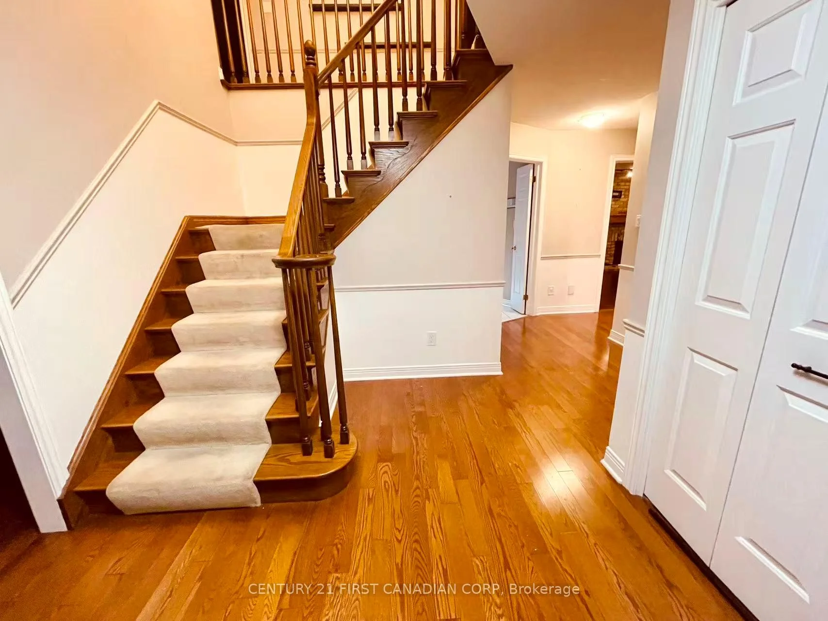 Photo 3 of 179 Sunnyside Drive, London, North G — HOMEH