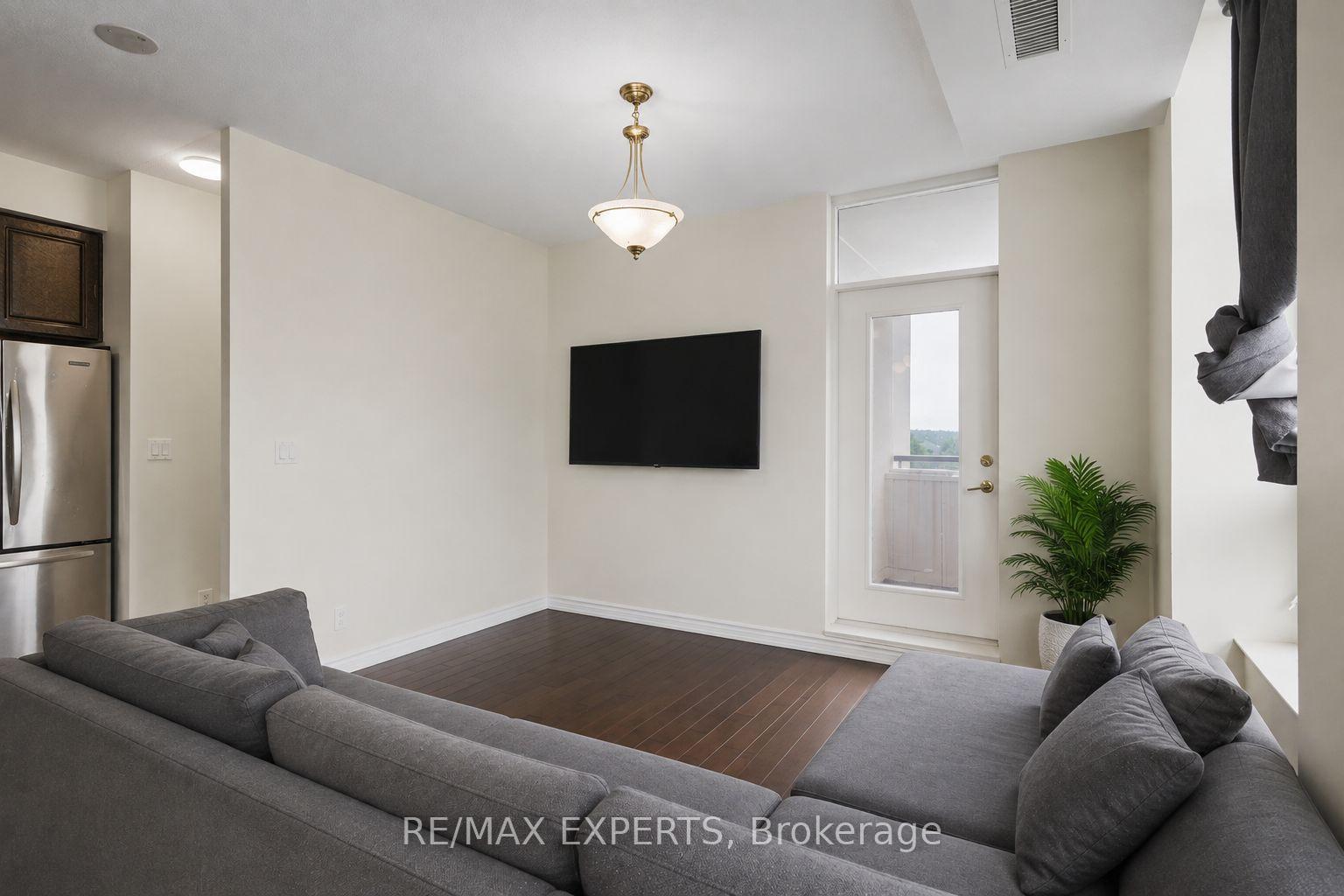 Photo 11 of Unit 614, 9225 Jane Street, Vaughan, Maple — HOMEH