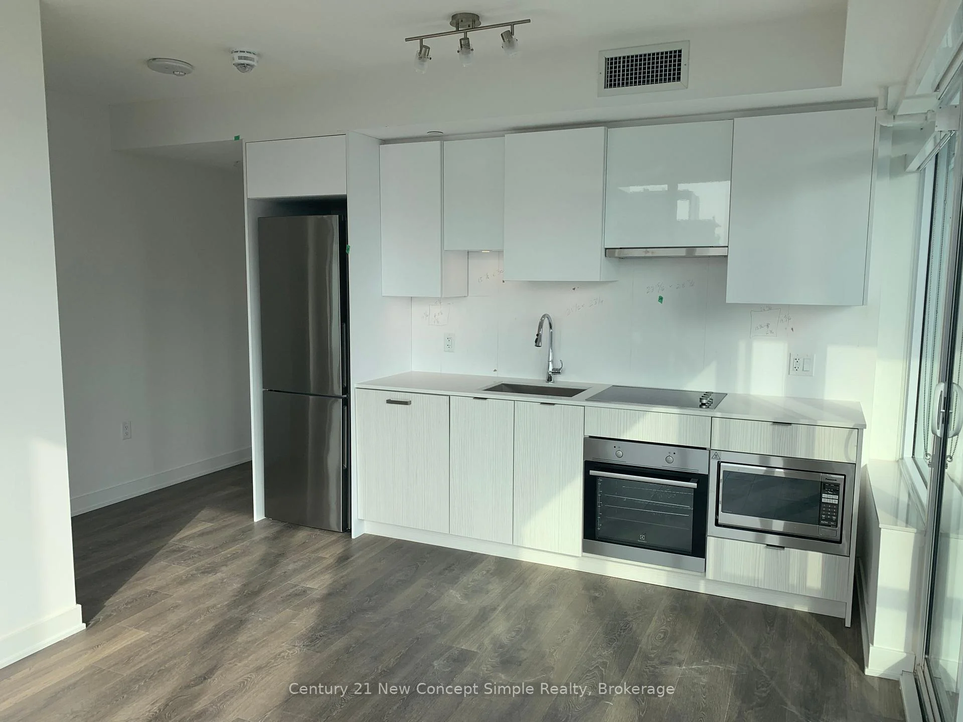 Photo 2 of Unit 2610, 195 Redpath Avenue, Toronto, Mount Pleasant West — HOMEH