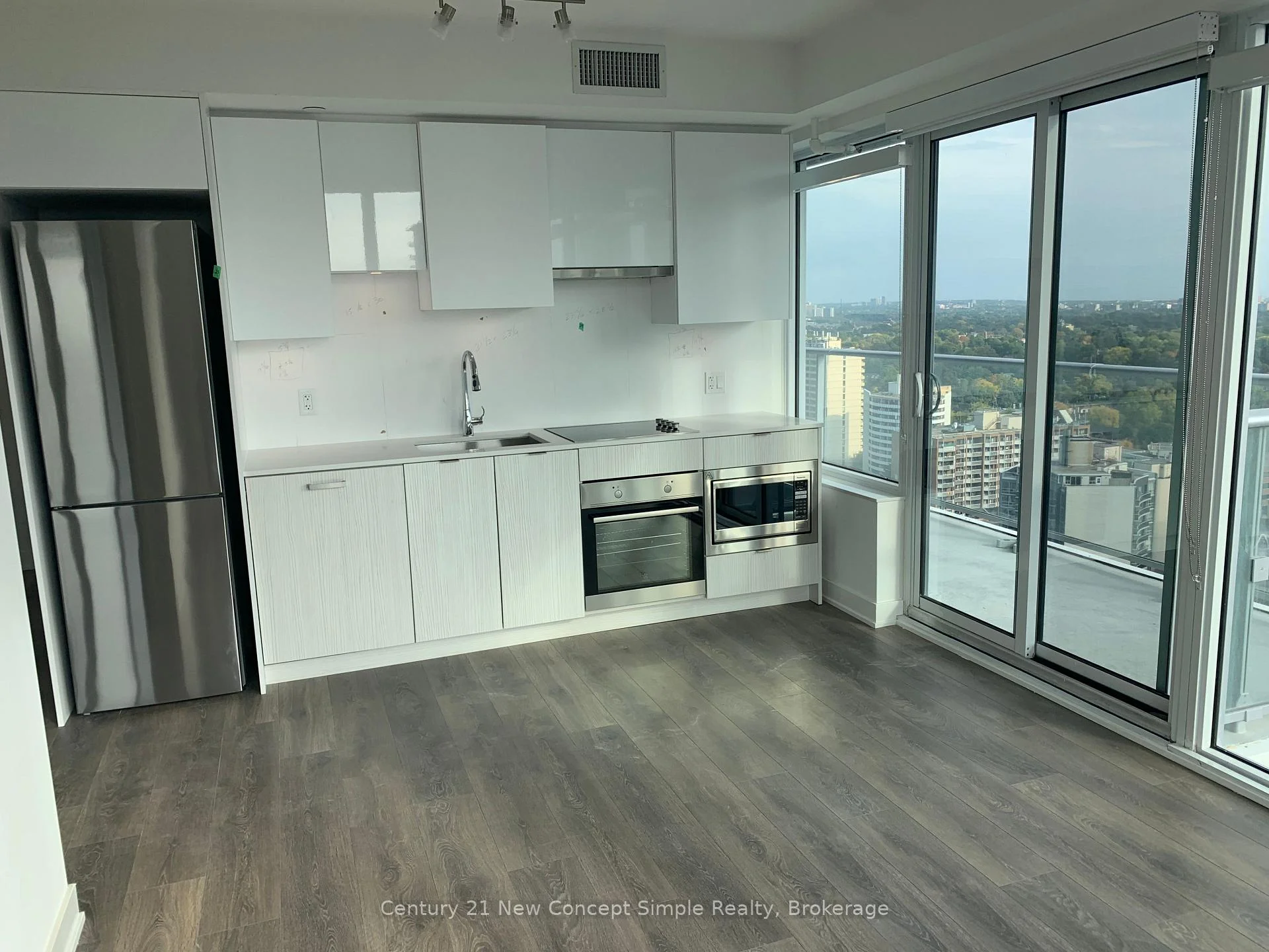Photo 3 of Unit 2610, 195 Redpath Avenue, Toronto, Mount Pleasant West — HOMEH