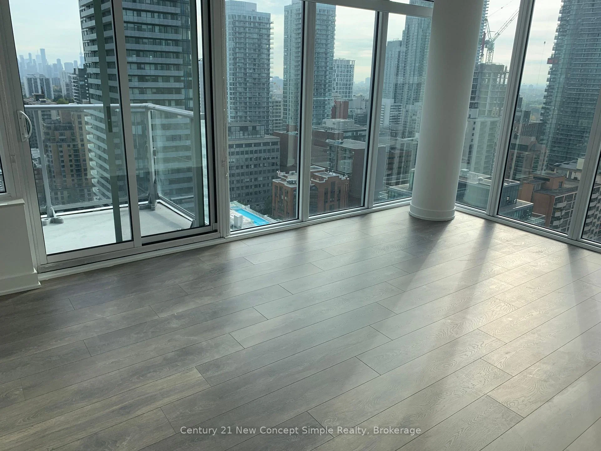 Photo 4 of Unit 2610, 195 Redpath Avenue, Toronto, Mount Pleasant West — HOMEH