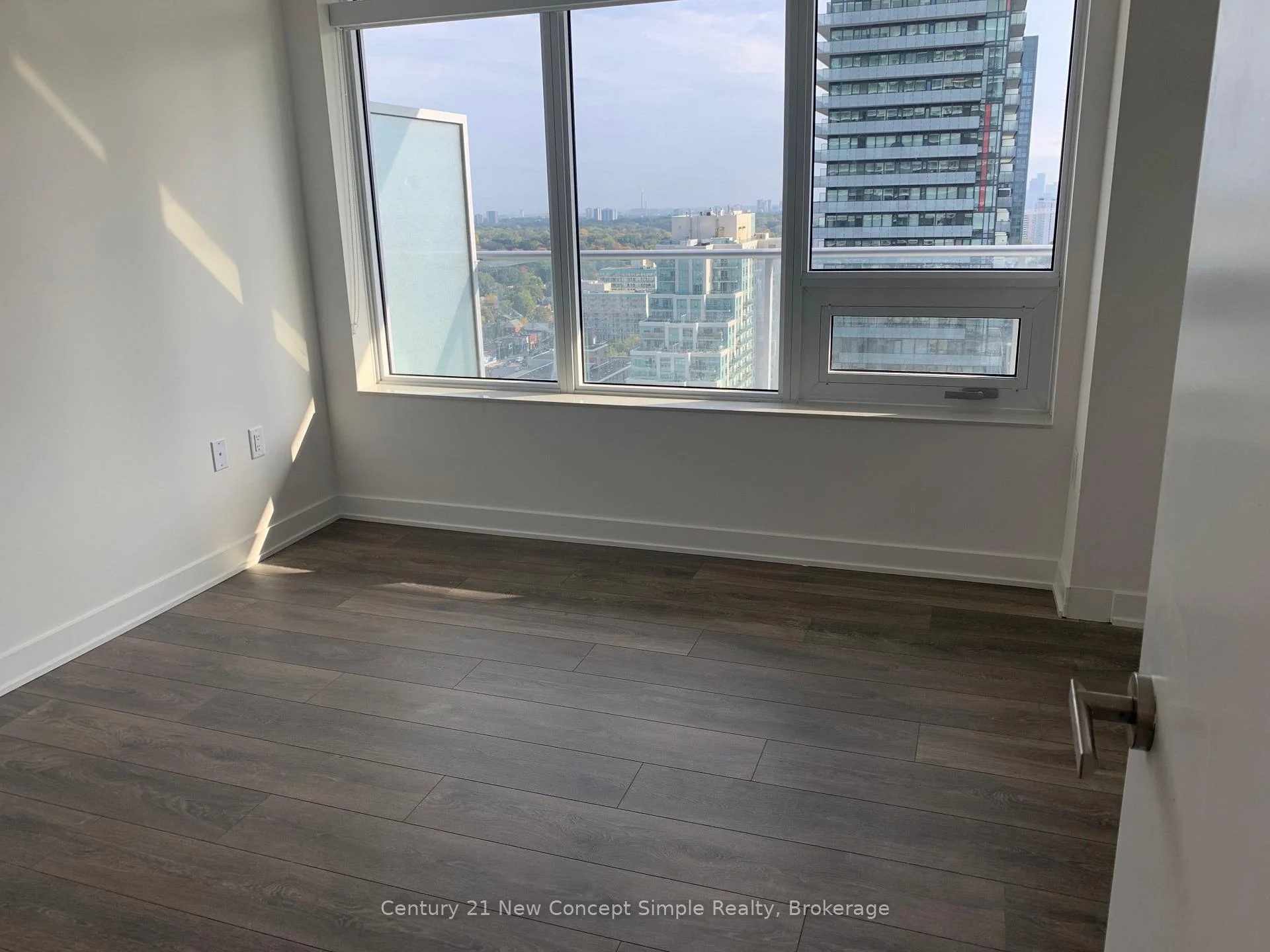 Photo 6 of Unit 2610, 195 Redpath Avenue, Toronto, Mount Pleasant West — HOMEH