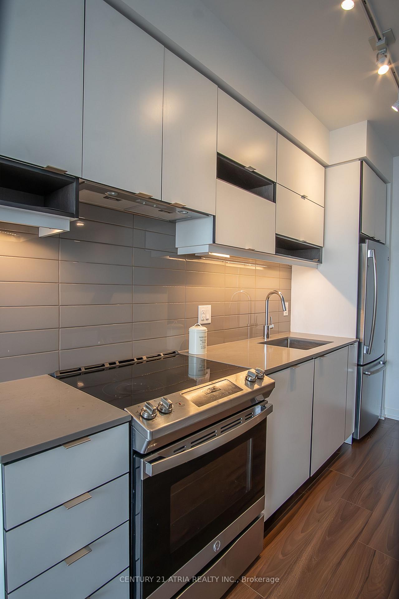 Photo 15 of Unit 1405, 4065 Confederation Parkway, Mississauga, City Centre — HOMEH