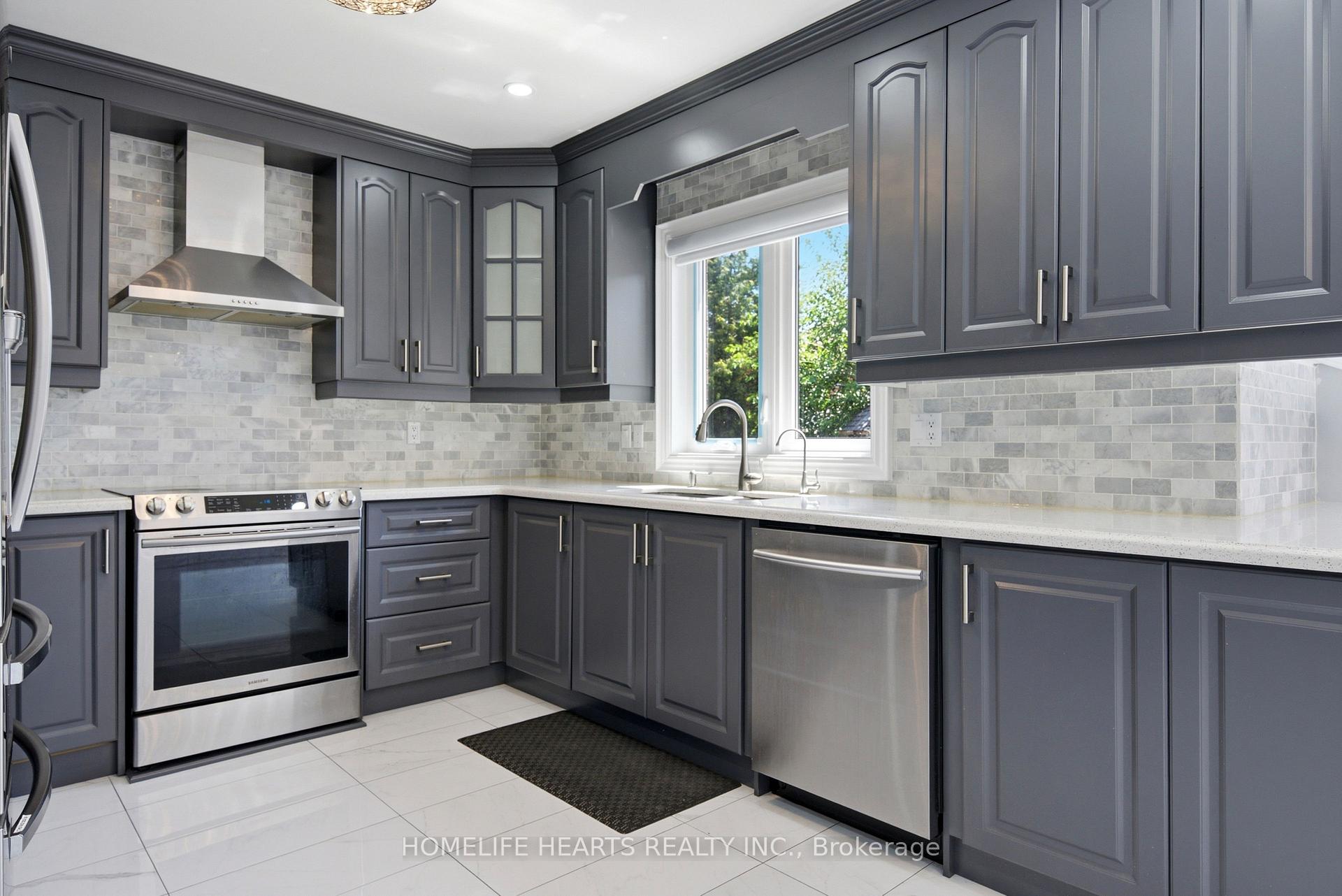 Photo 10 of 62 Boxwood Crescent, Markham, Rouge Fairways — HOMEH
