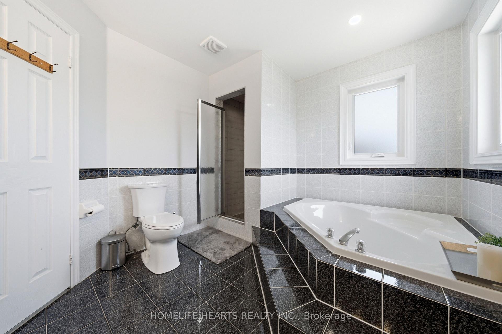 Photo 31 of 62 Boxwood Crescent, Markham, Rouge Fairways — HOMEH