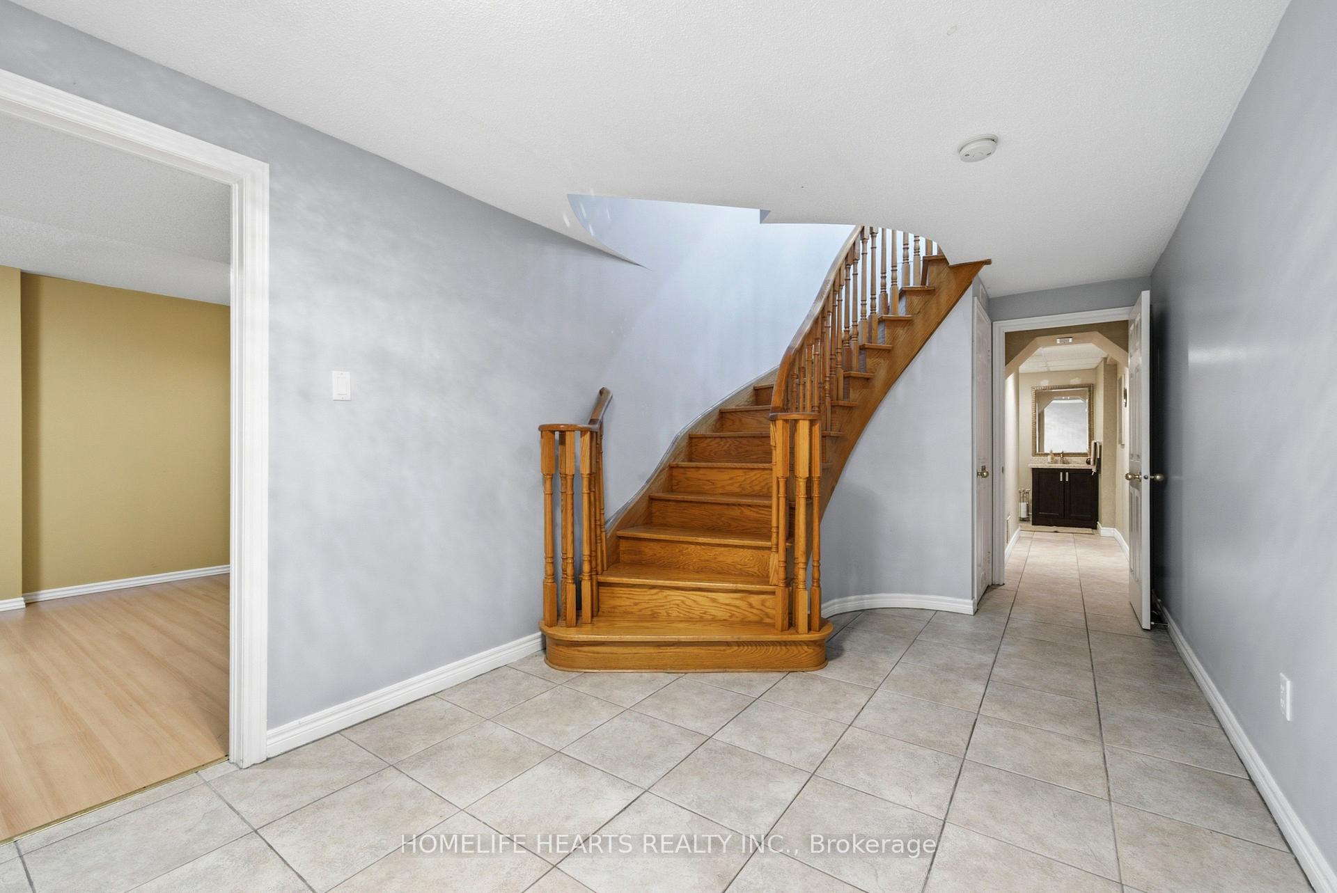 Photo 32 of 62 Boxwood Crescent, Markham, Rouge Fairways — HOMEH
