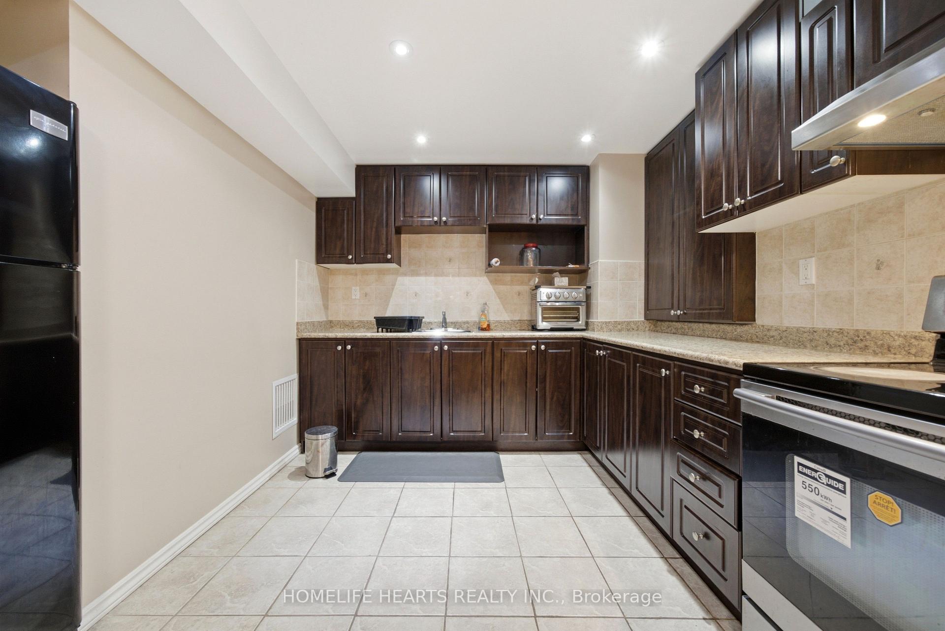 Photo 37 of 62 Boxwood Crescent, Markham, Rouge Fairways — HOMEH