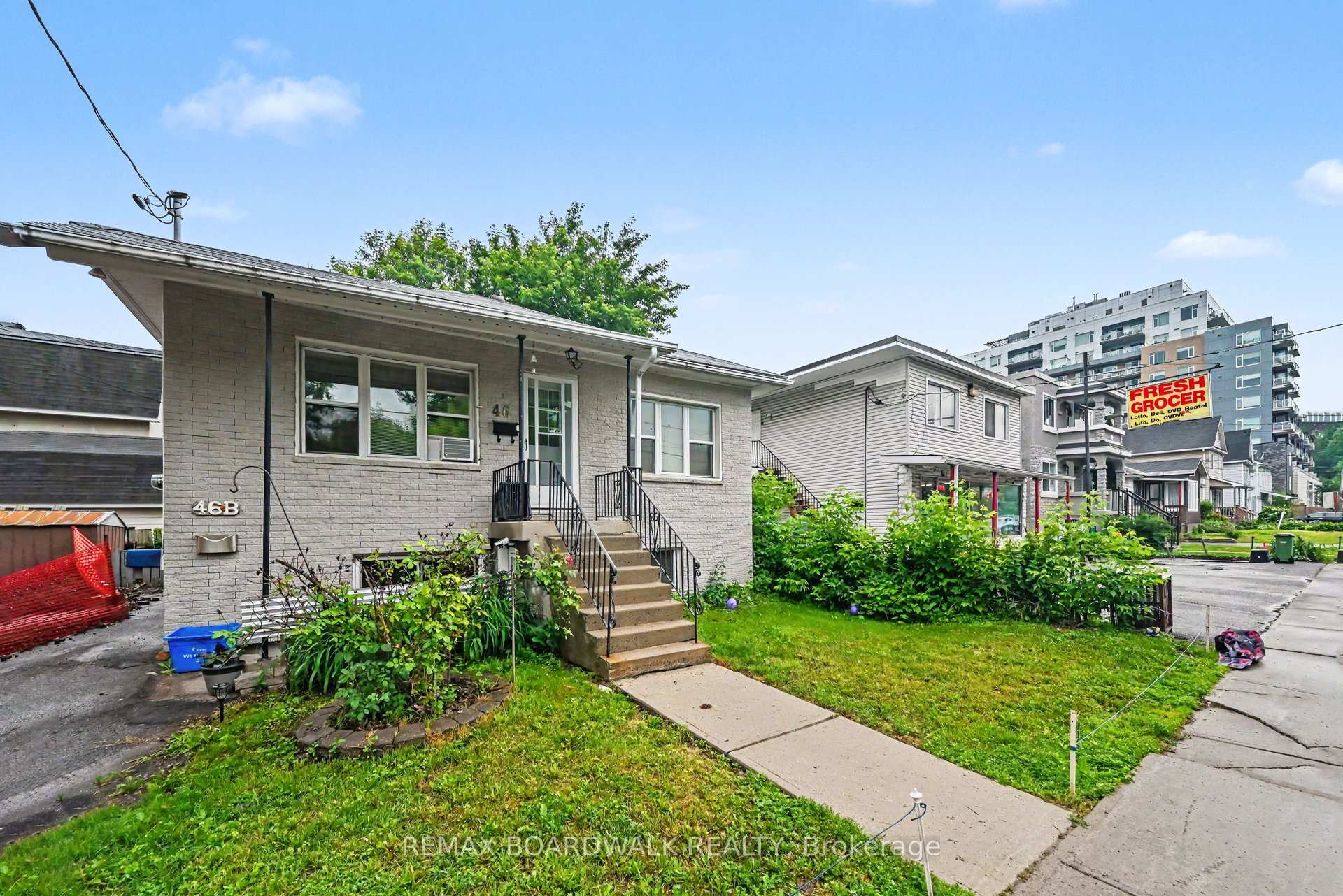 Photo 2 of 46 Jolliet Avenue, Ottawa, Vanier — HOMEH