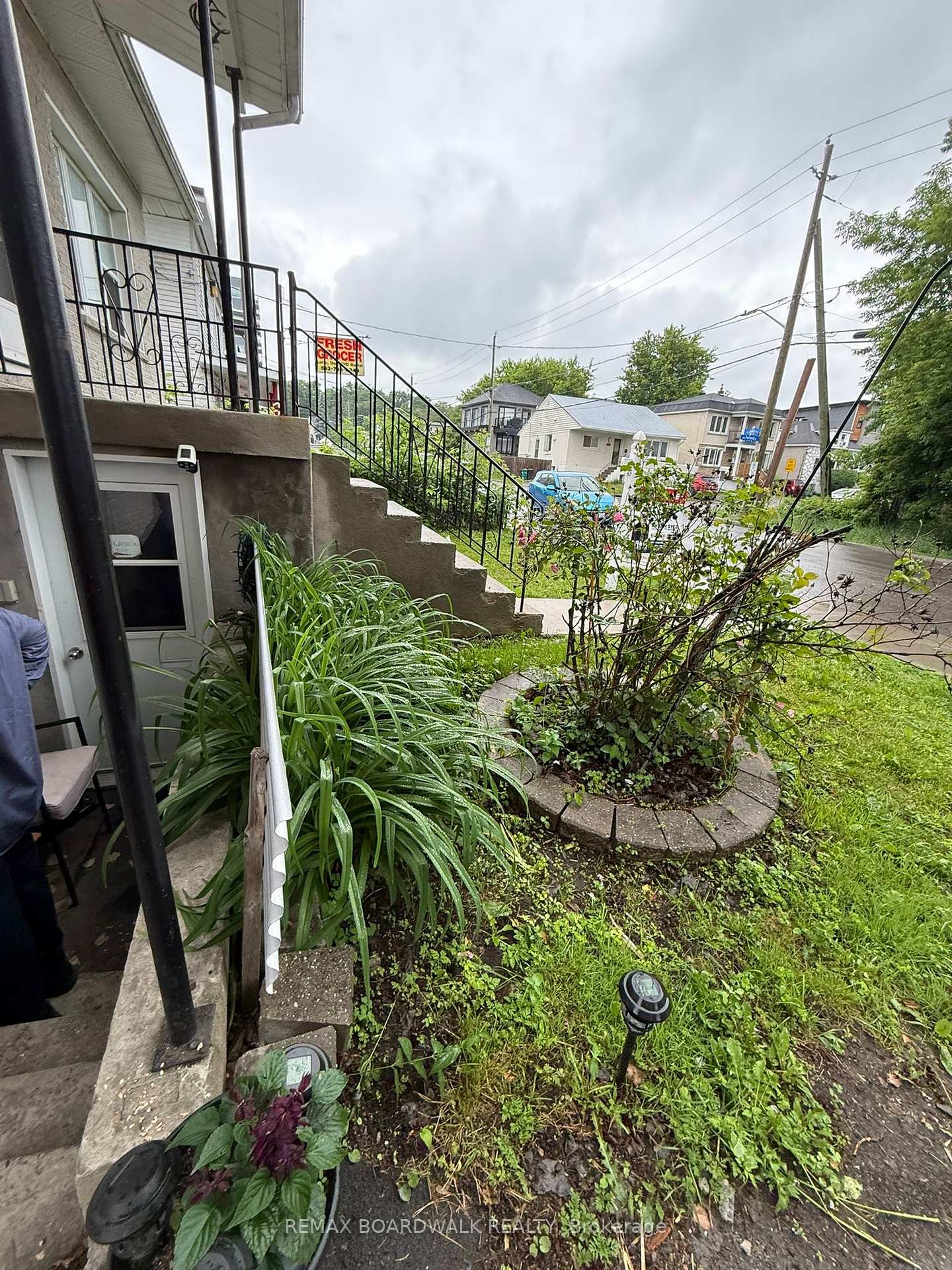 Photo 3 of 46 Jolliet Avenue, Ottawa, Vanier — HOMEH