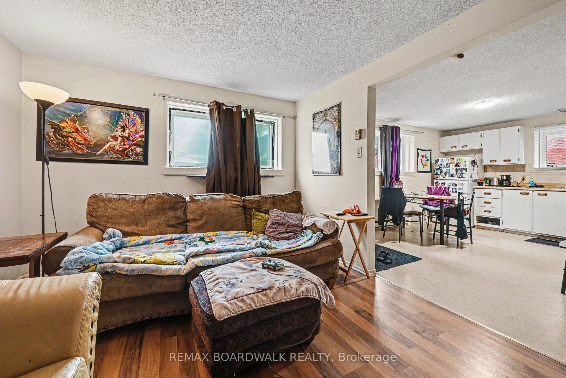 Photo 11 of 46 Jolliet Avenue, Ottawa, Vanier — HOMEH