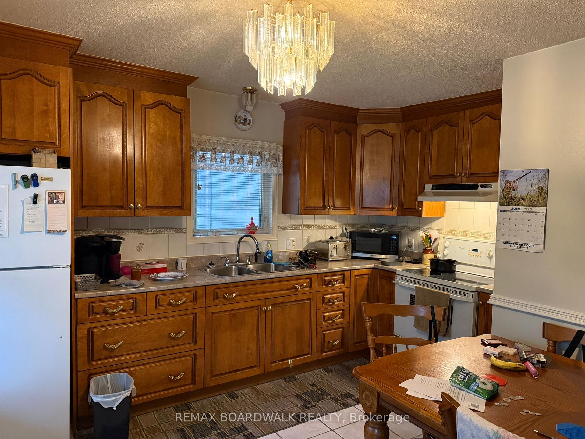 Photo 17 of 46 Jolliet Avenue, Ottawa, Vanier — HOMEH