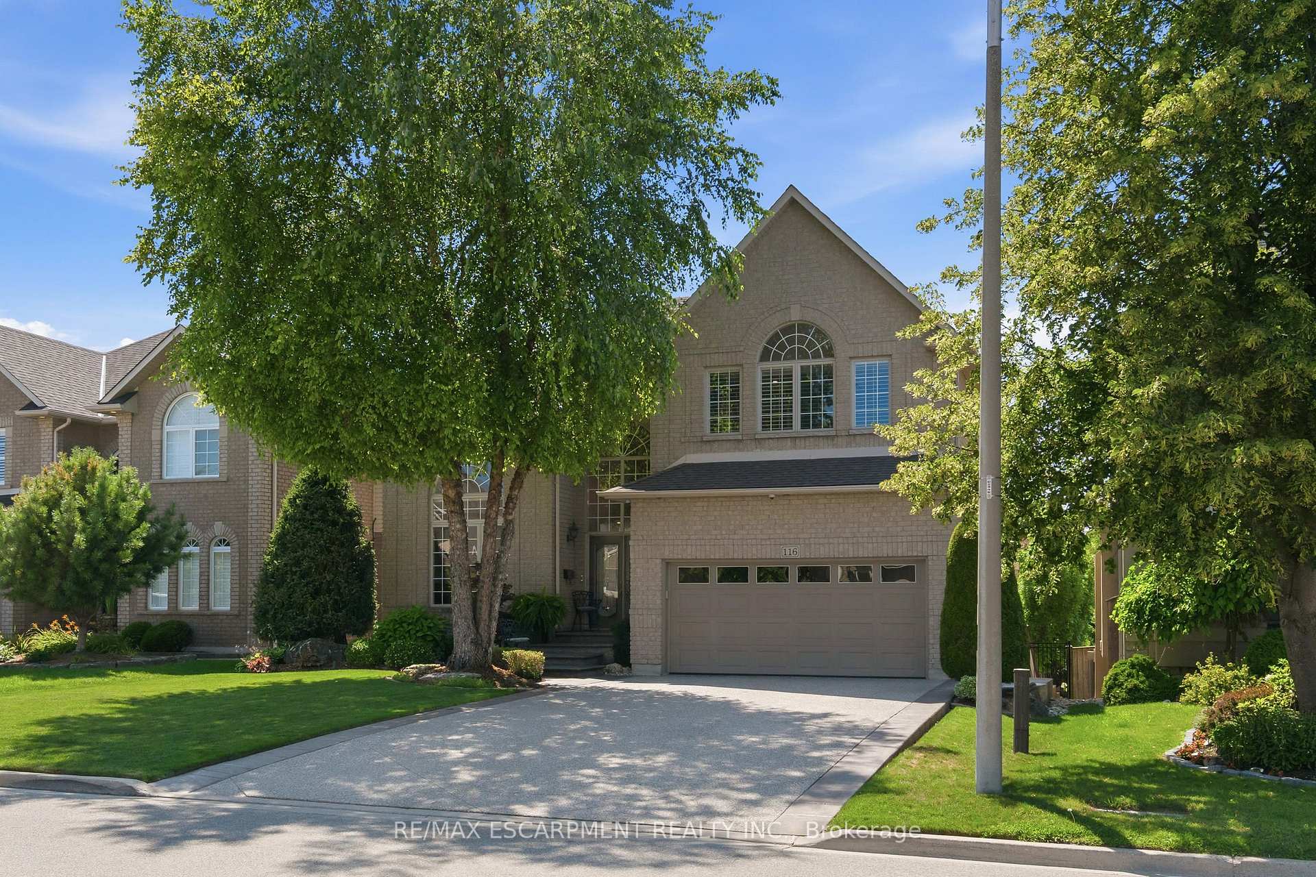 Photo 2 of 116 Joshua Avenue, Hamilton, Meadowlands — HOMEH