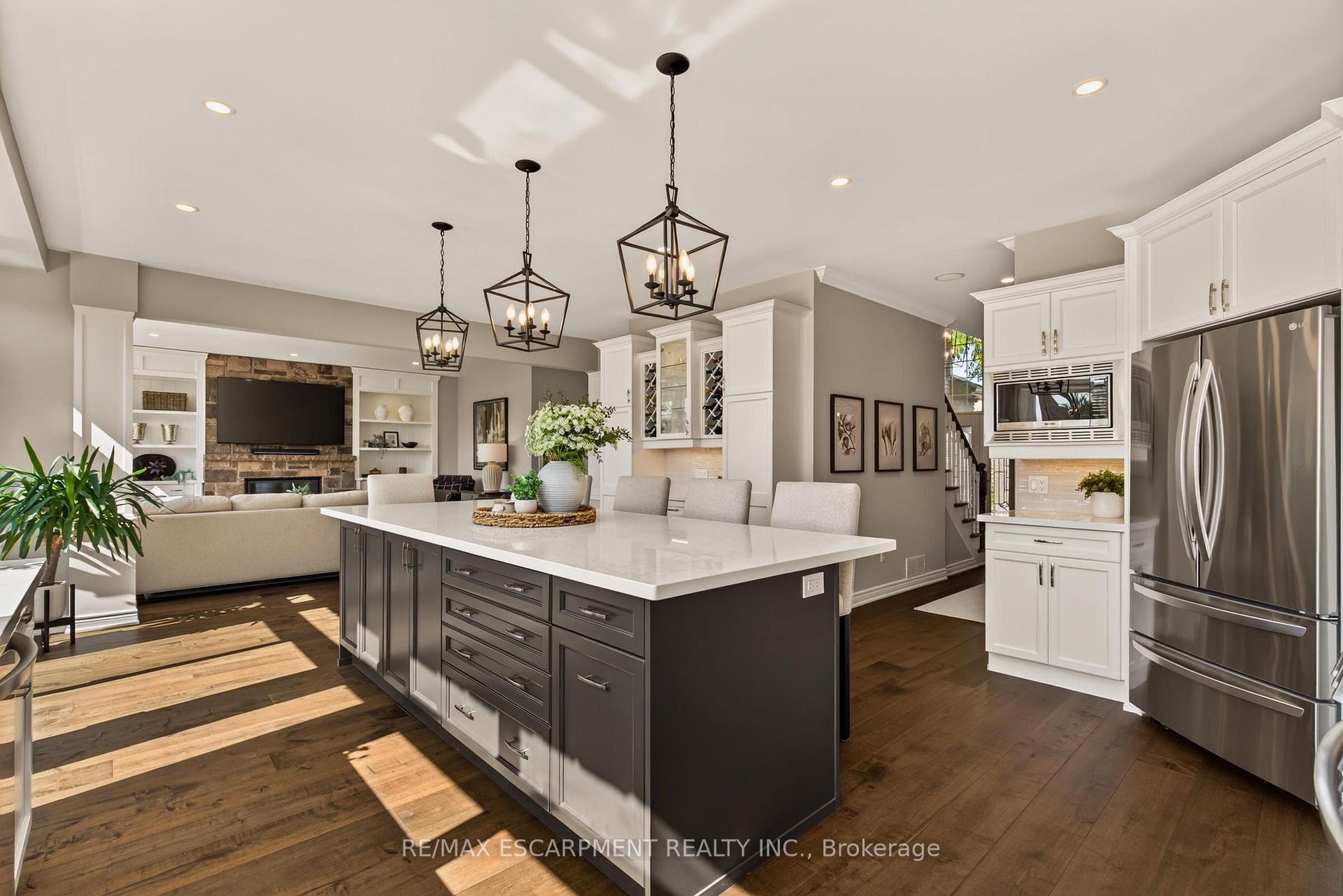 Photo 11 of 116 Joshua Avenue, Hamilton, Meadowlands — HOMEH