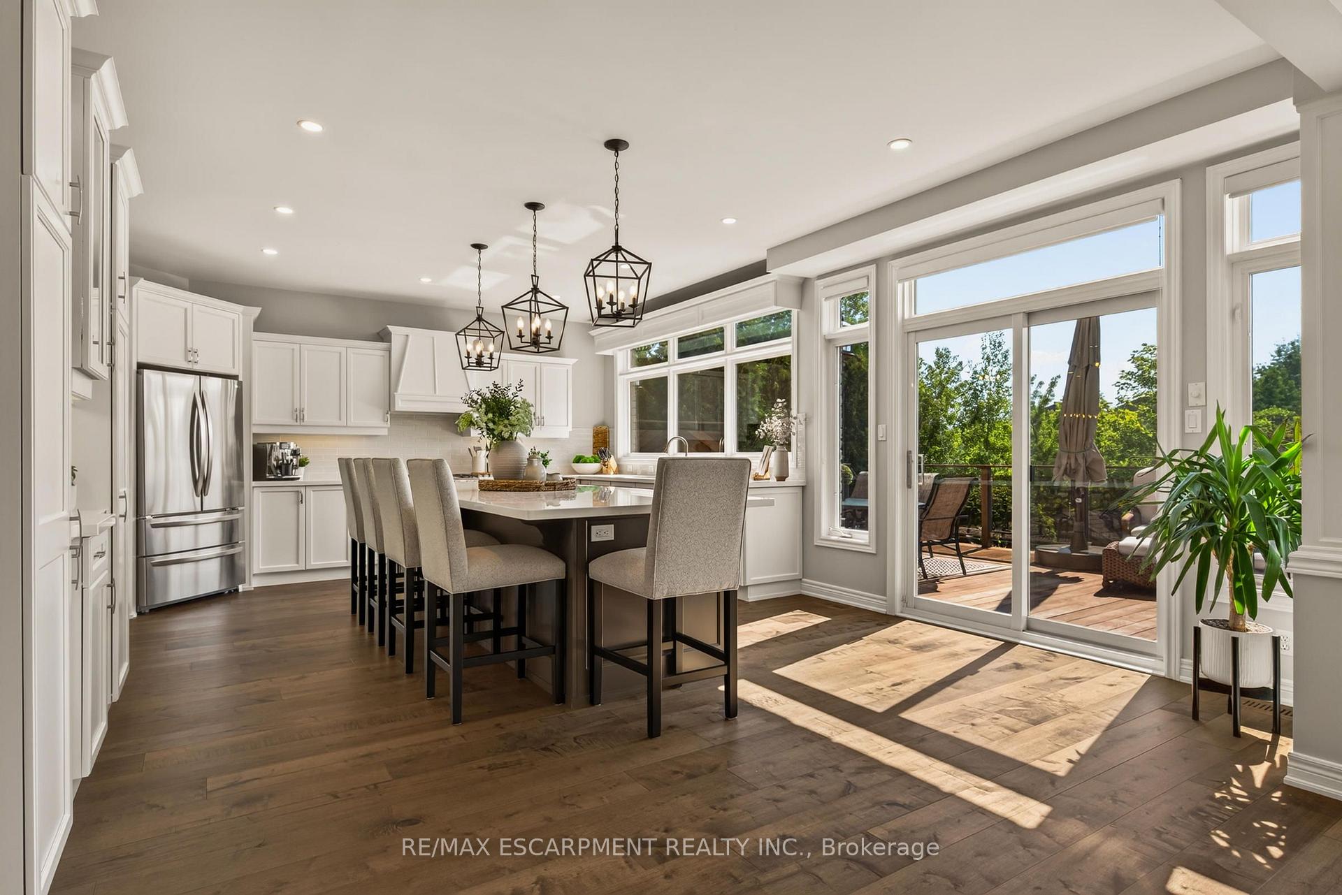 Photo 12 of 116 Joshua Avenue, Hamilton, Meadowlands — HOMEH