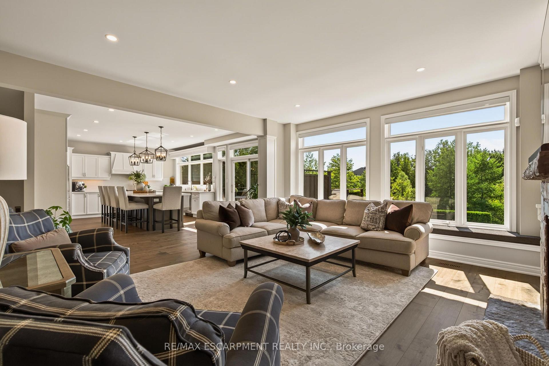 Photo 16 of 116 Joshua Avenue, Hamilton, Meadowlands — HOMEH