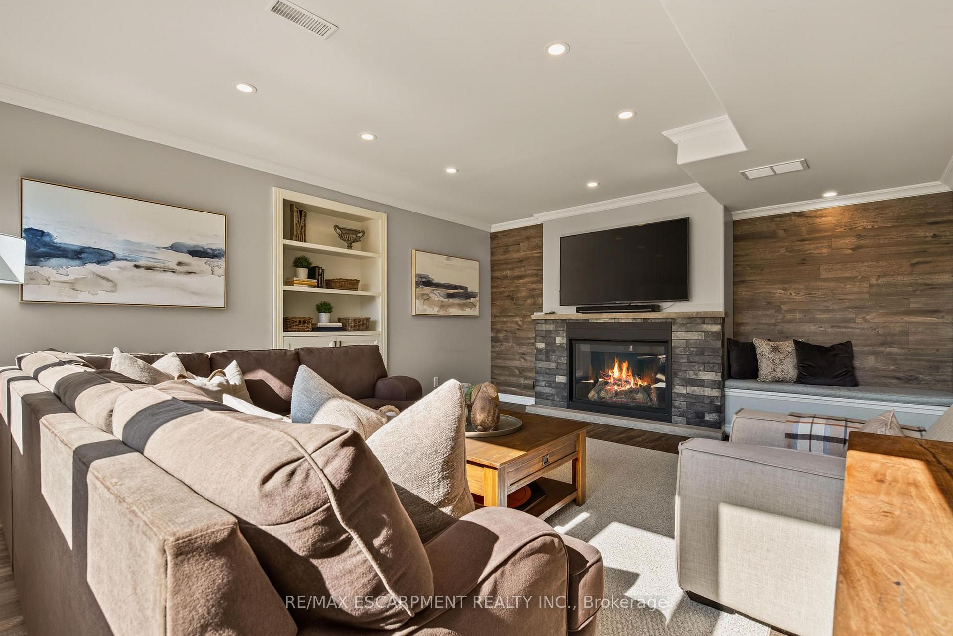 Photo 26 of 116 Joshua Avenue, Hamilton, Meadowlands — HOMEH