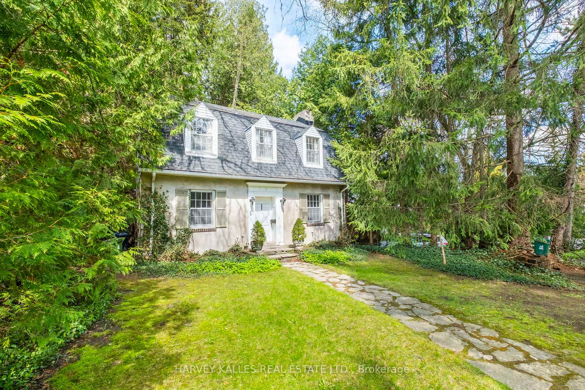 Photo 3 of 38 Donwoods Drive, North York, Bridle Path-Sunnybrook-York Mills — HOMEH