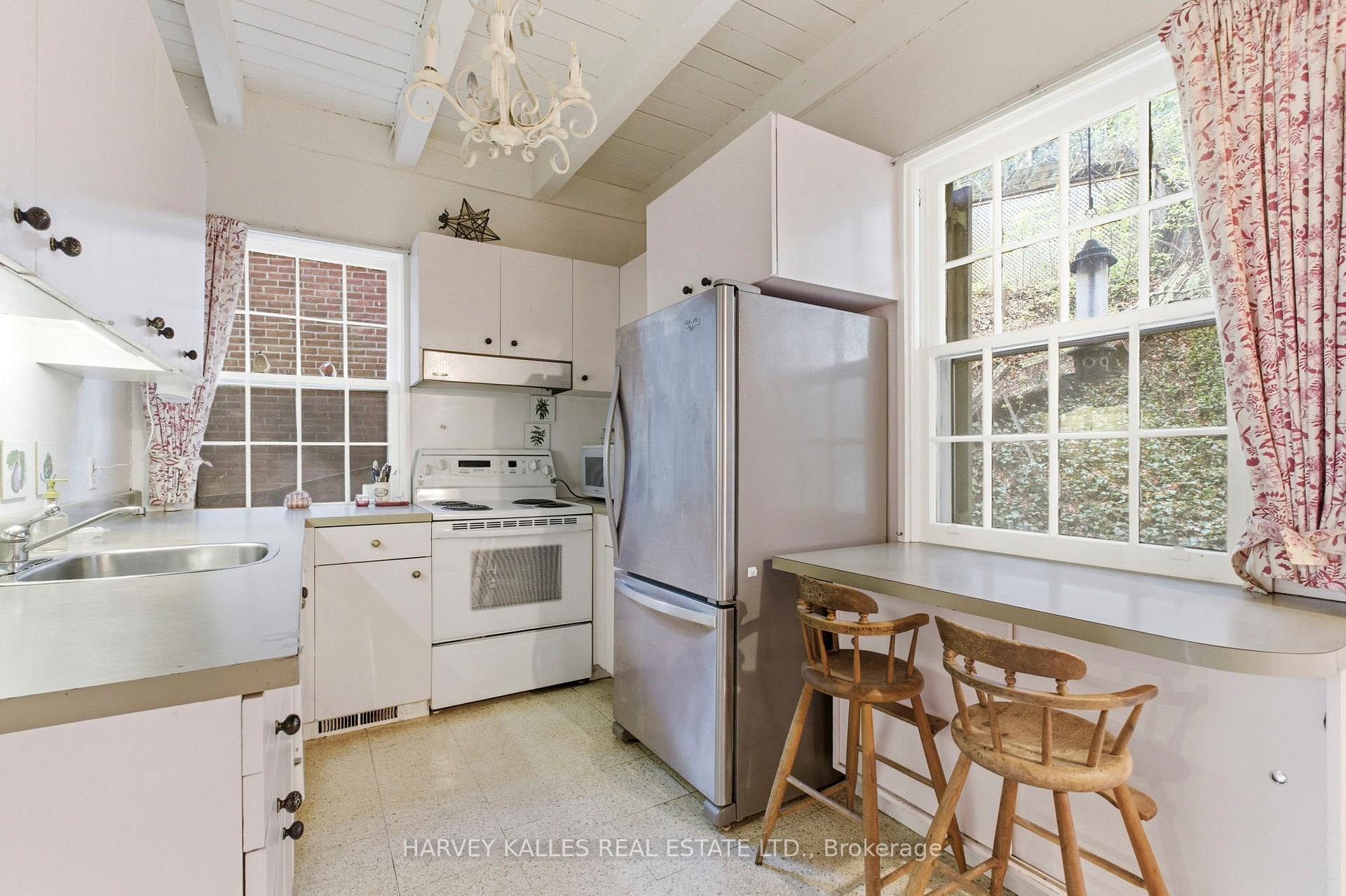 Photo 14 of 38 Donwoods Drive, North York, Bridle Path-Sunnybrook-York Mills — HOMEH