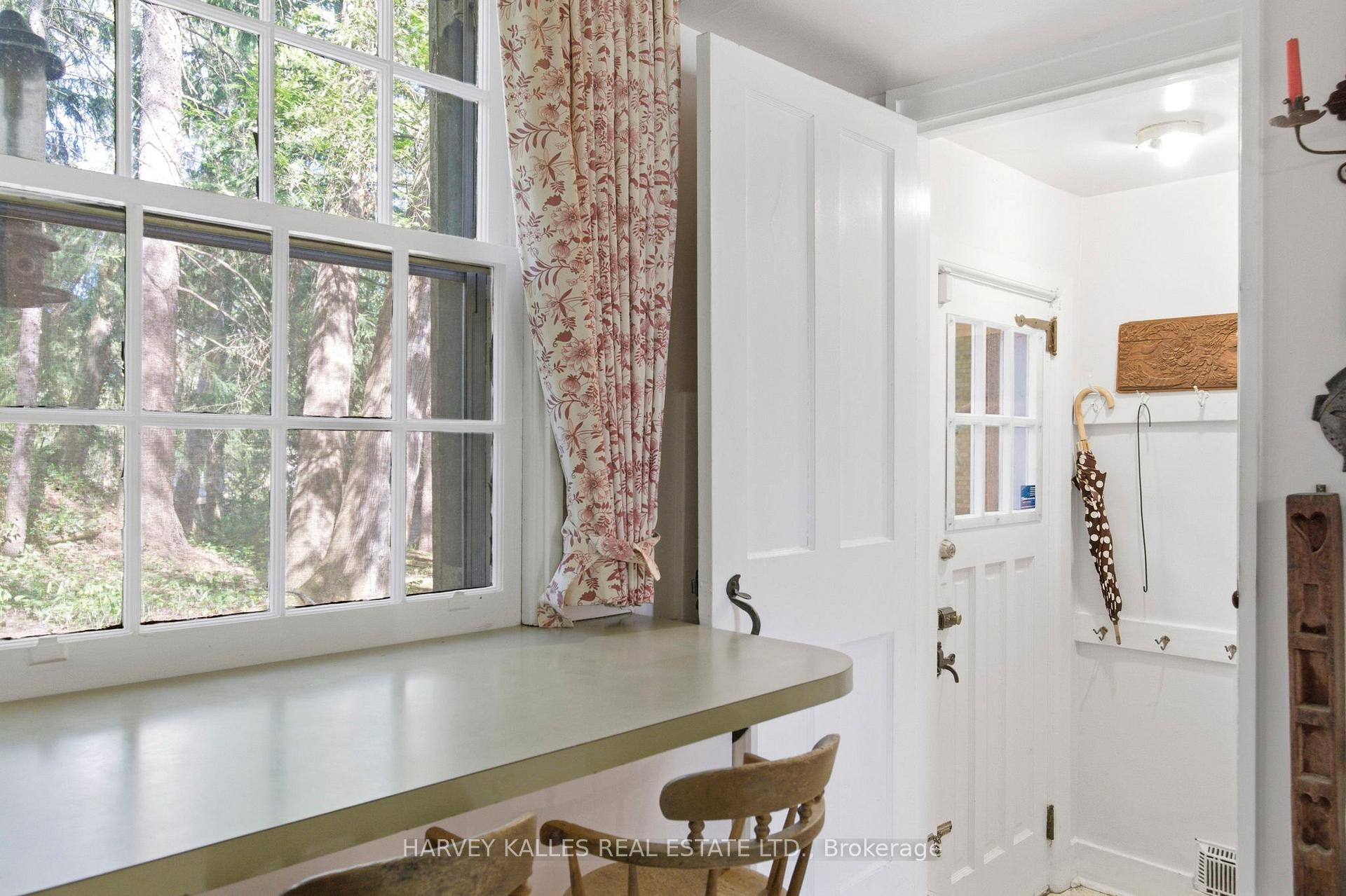 Photo 17 of 38 Donwoods Drive, North York, Bridle Path-Sunnybrook-York Mills — HOMEH