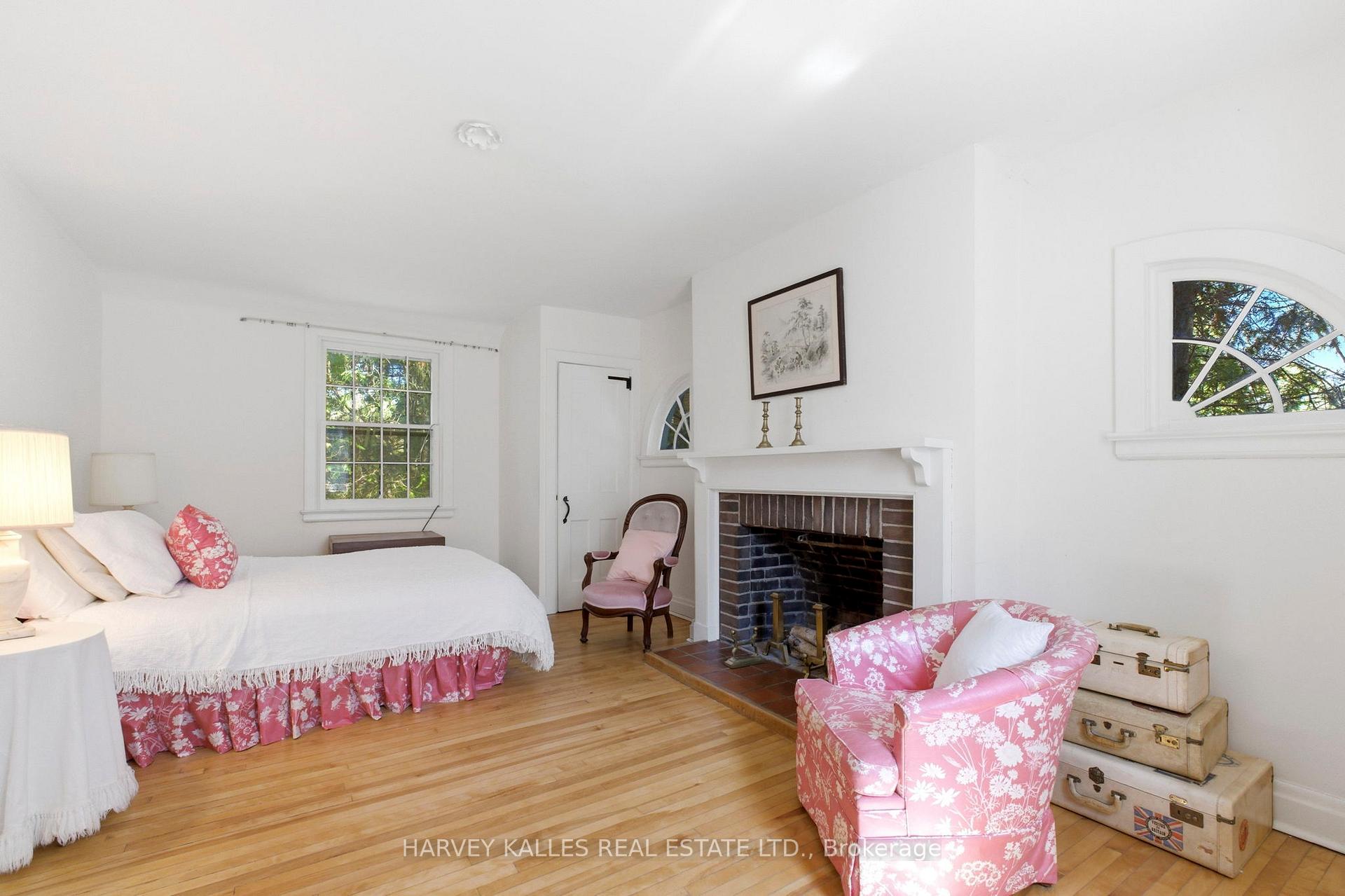 Photo 23 of 38 Donwoods Drive, North York, Bridle Path-Sunnybrook-York Mills — HOMEH
