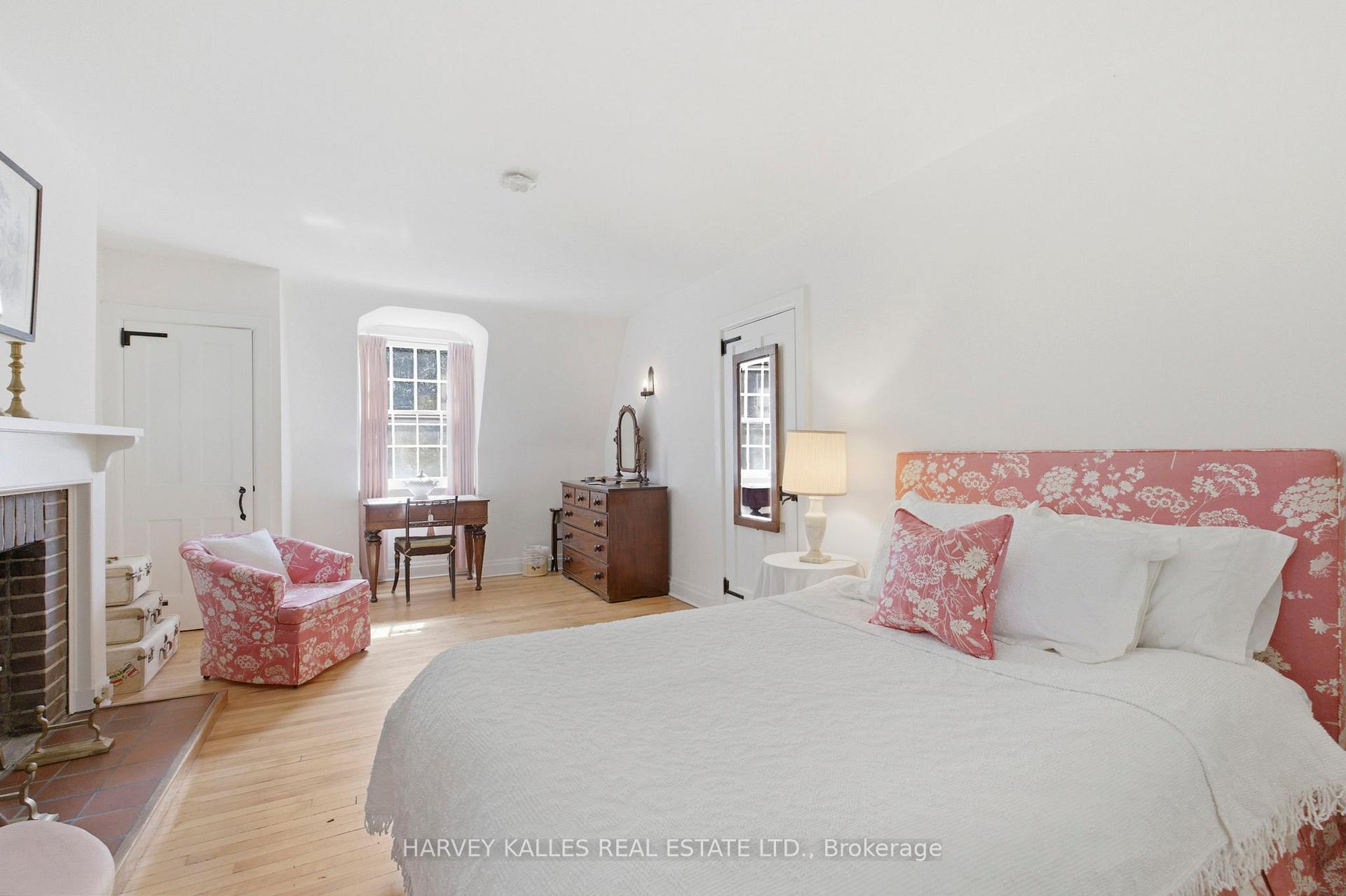 Photo 24 of 38 Donwoods Drive, North York, Bridle Path-Sunnybrook-York Mills — HOMEH