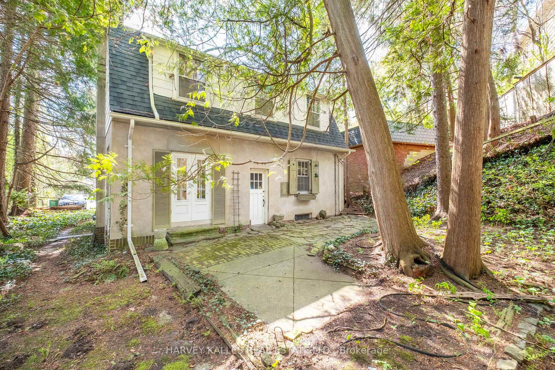 Photo 28 of 38 Donwoods Drive, North York, Bridle Path-Sunnybrook-York Mills — HOMEH
