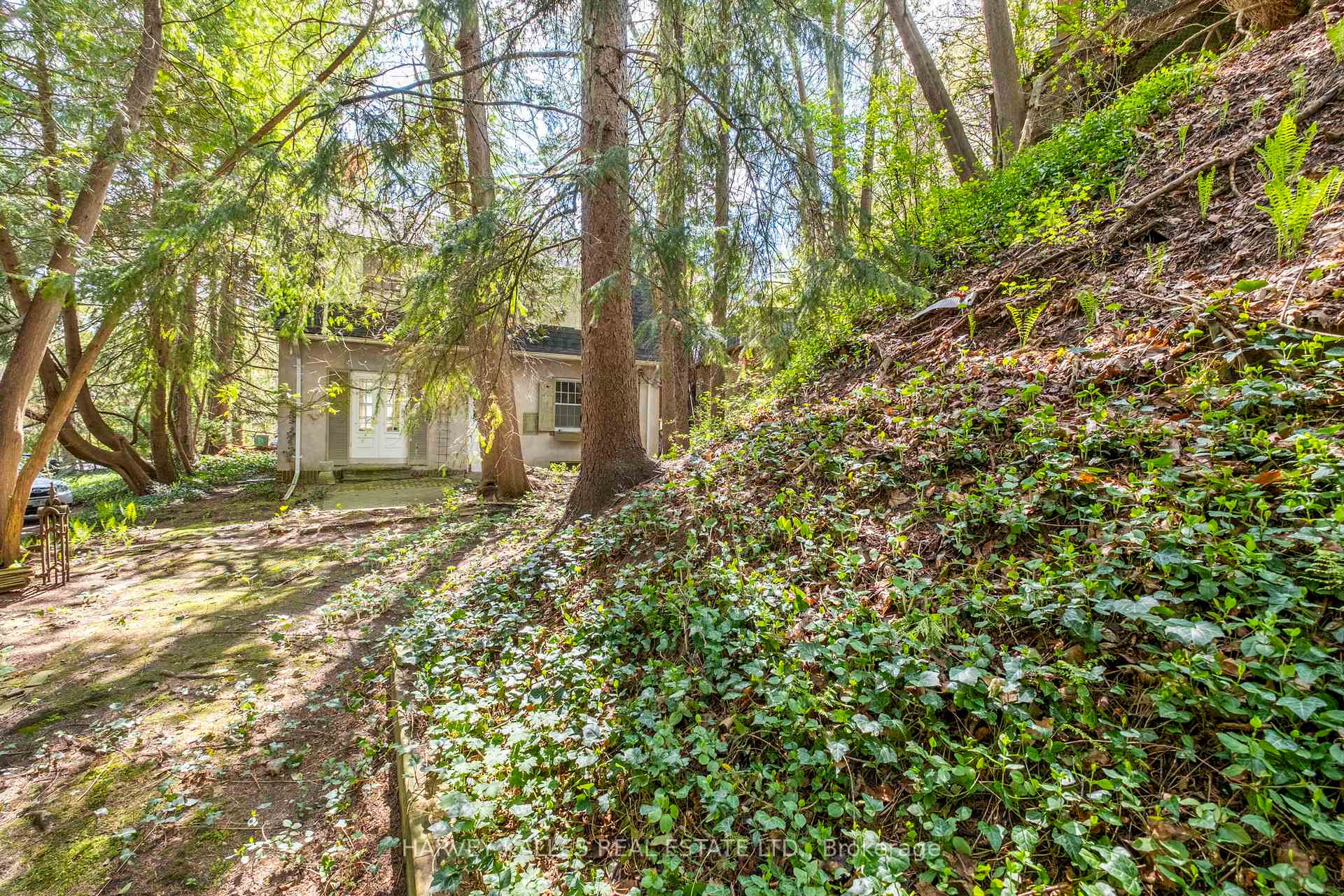 Photo 32 of 38 Donwoods Drive, North York, Bridle Path-Sunnybrook-York Mills — HOMEH