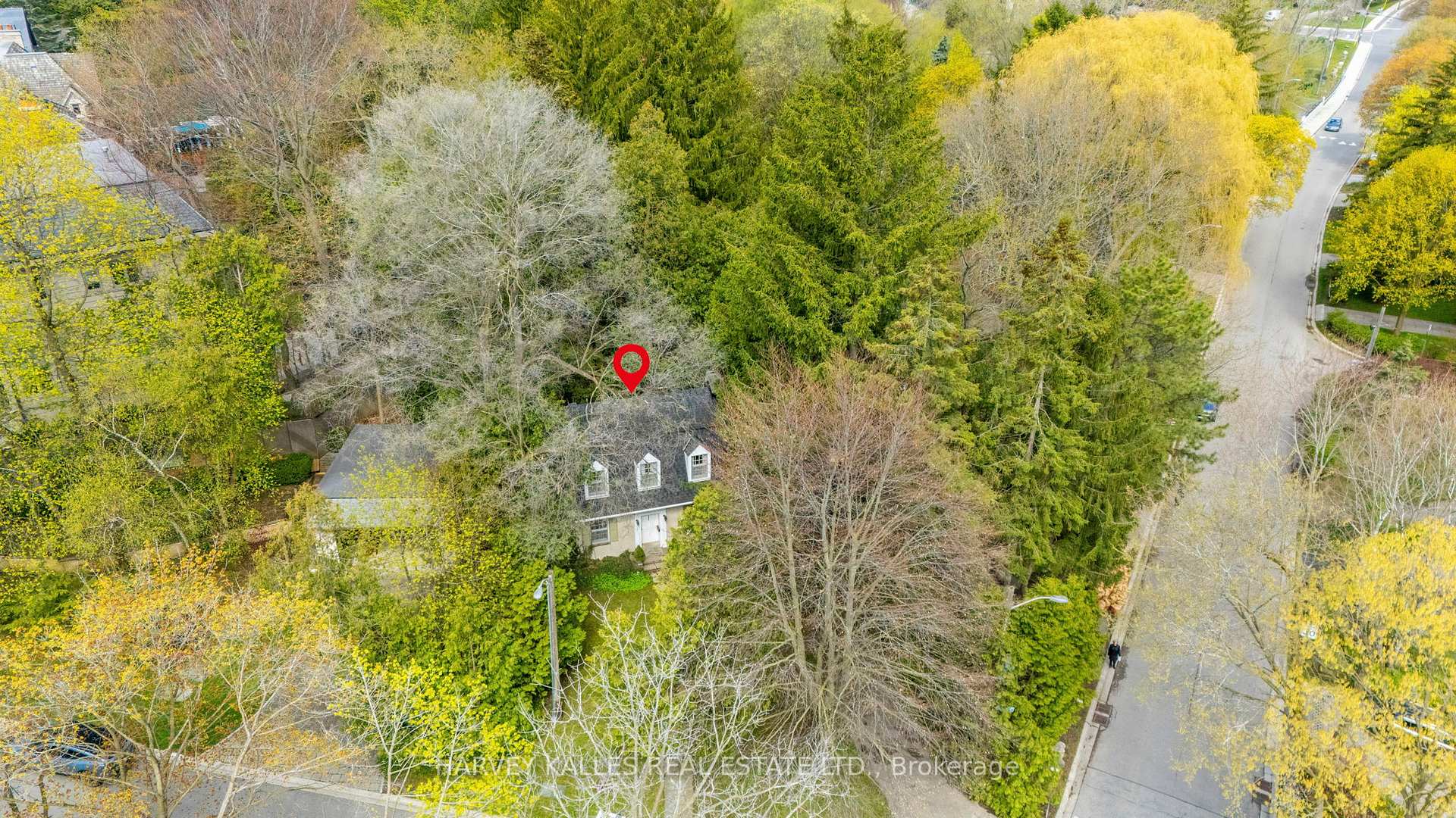Photo 33 of 38 Donwoods Drive, North York, Bridle Path-Sunnybrook-York Mills — HOMEH