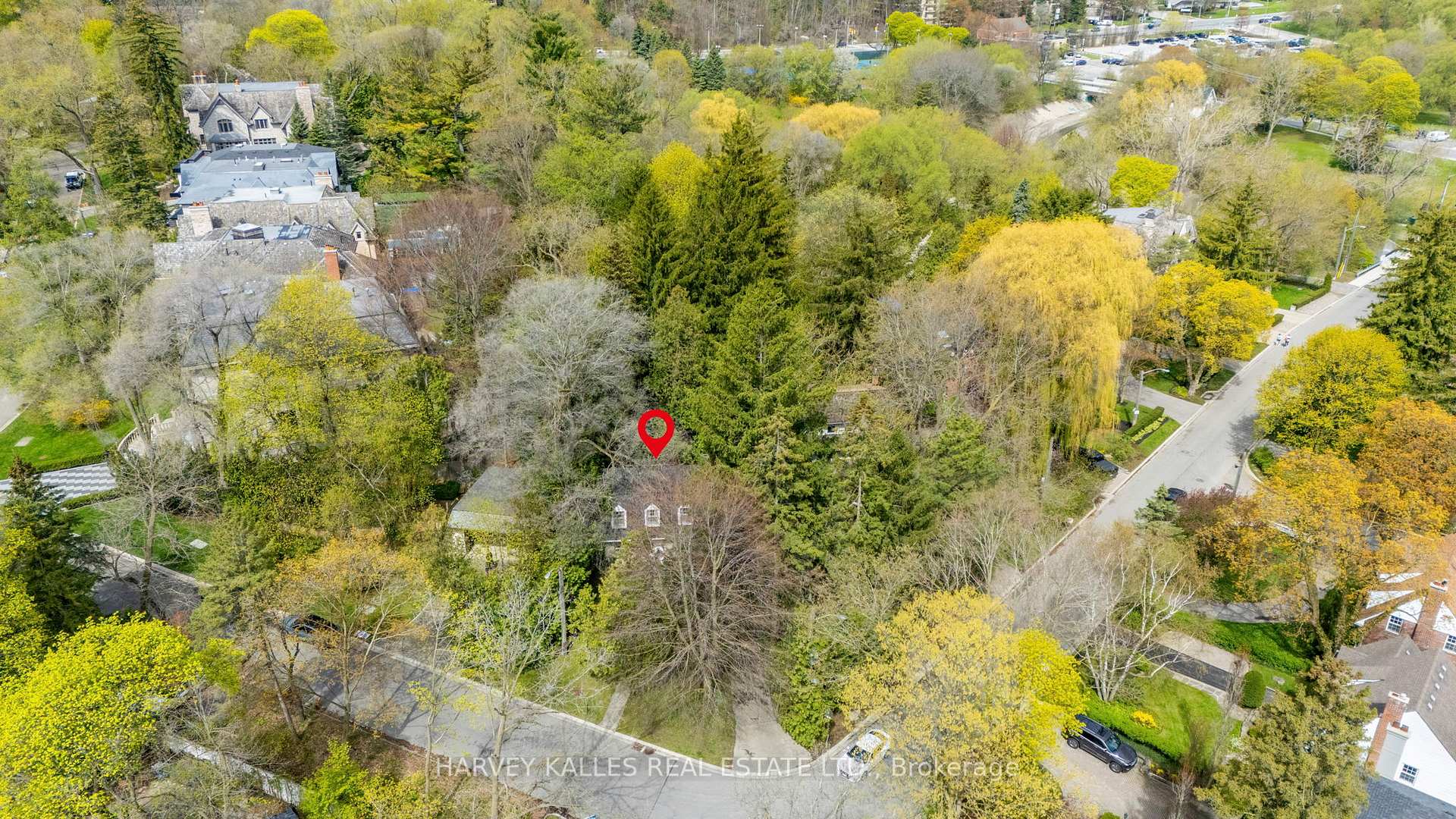 Photo 34 of 38 Donwoods Drive, North York, Bridle Path-Sunnybrook-York Mills — HOMEH