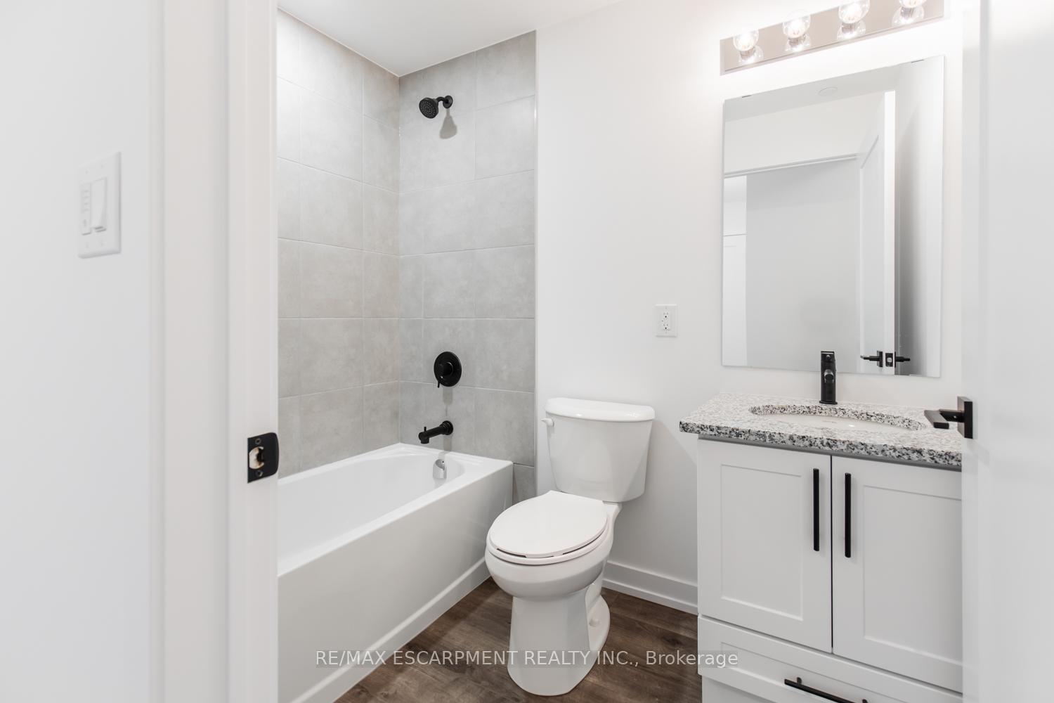 Photo 5 of Unit 238, 10 Mallard Trail, Hamilton, Waterdown — HOMEH