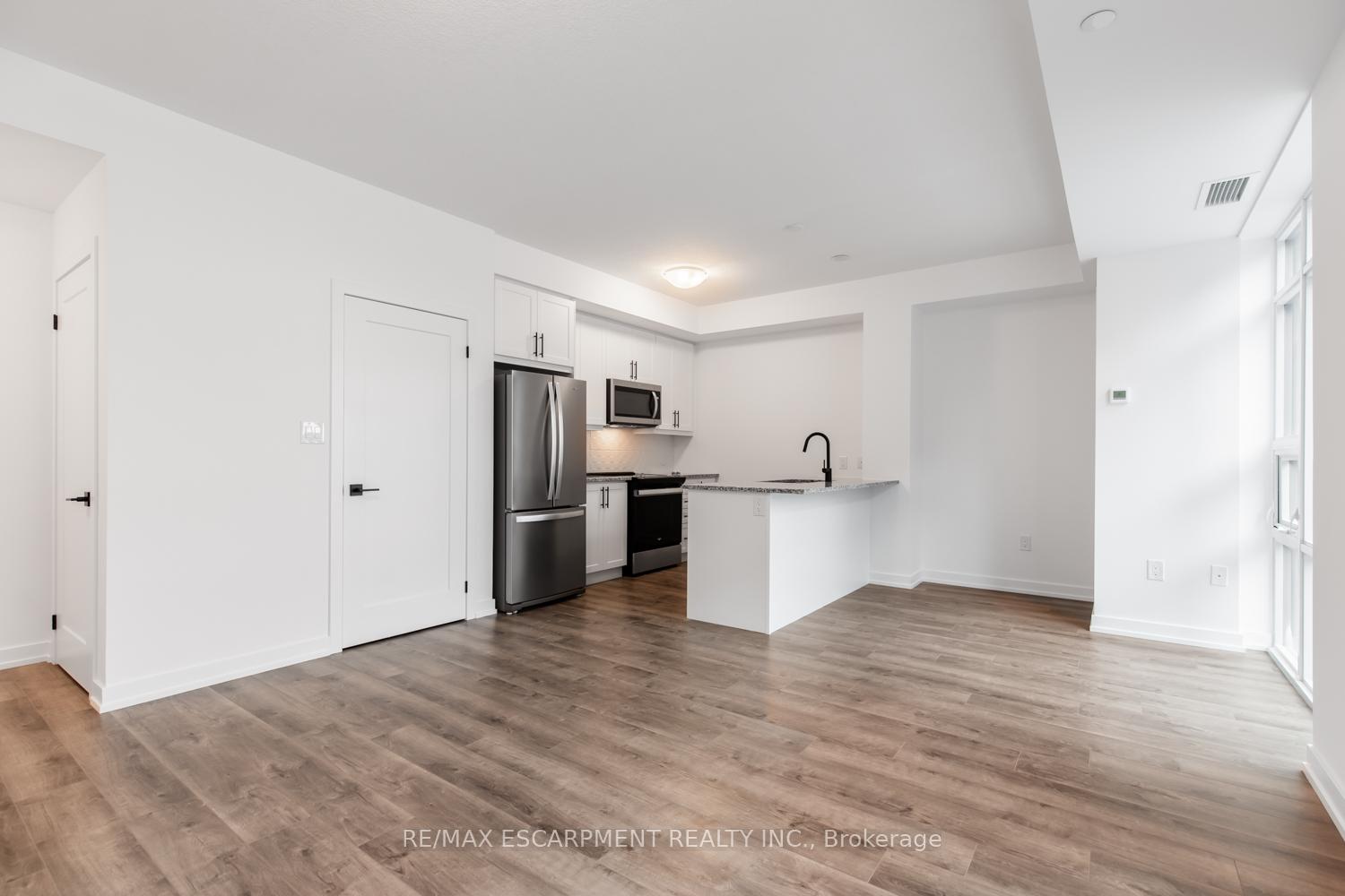 Photo 7 of Unit 238, 10 Mallard Trail, Hamilton, Waterdown — HOMEH