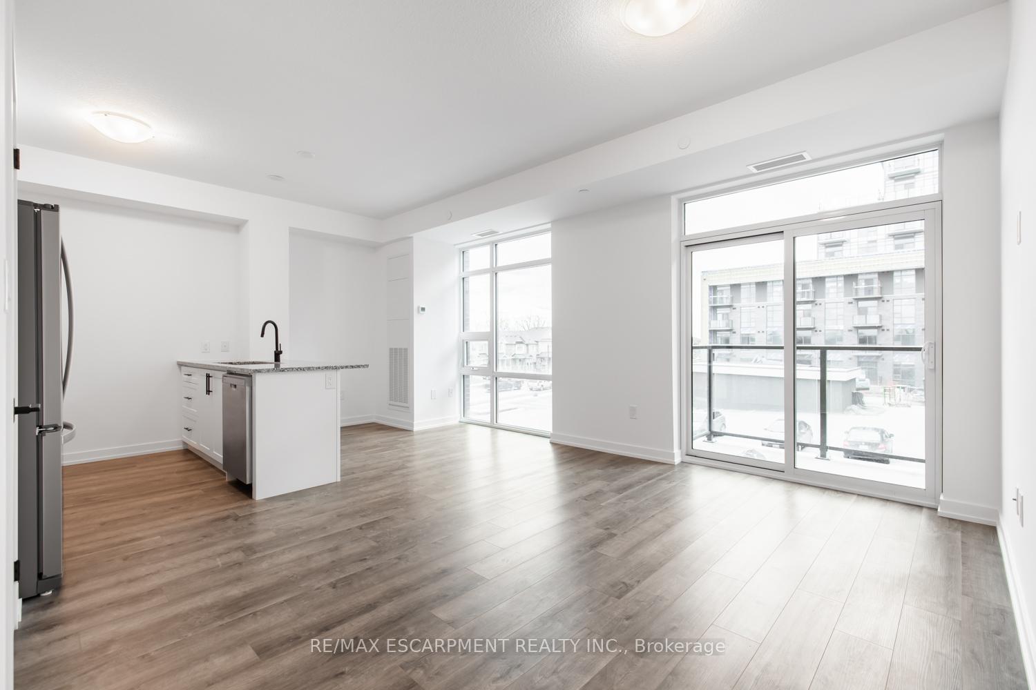 Photo 8 of Unit 238, 10 Mallard Trail, Hamilton, Waterdown — HOMEH
