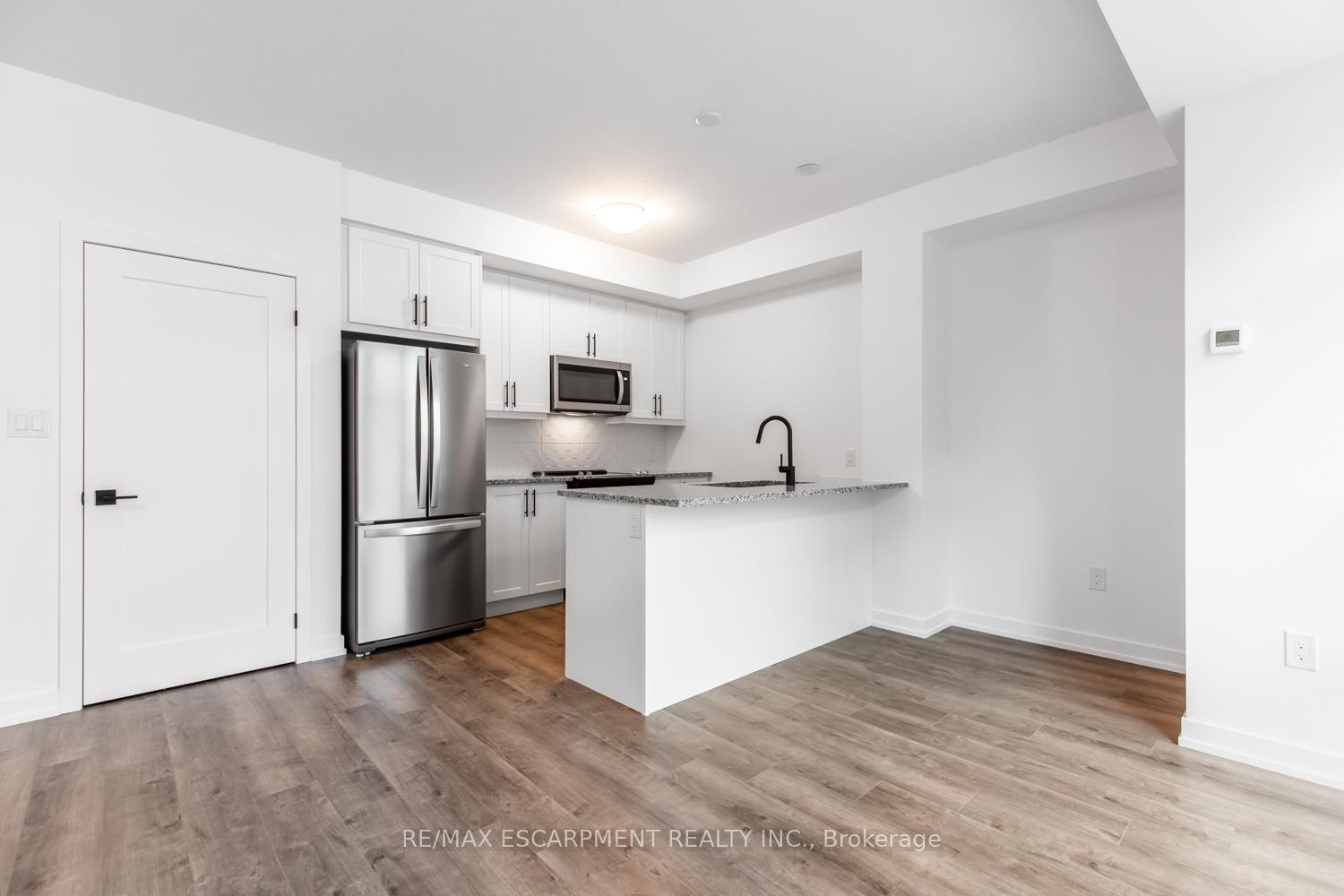 Photo 9 of Unit 238, 10 Mallard Trail, Hamilton, Waterdown — HOMEH