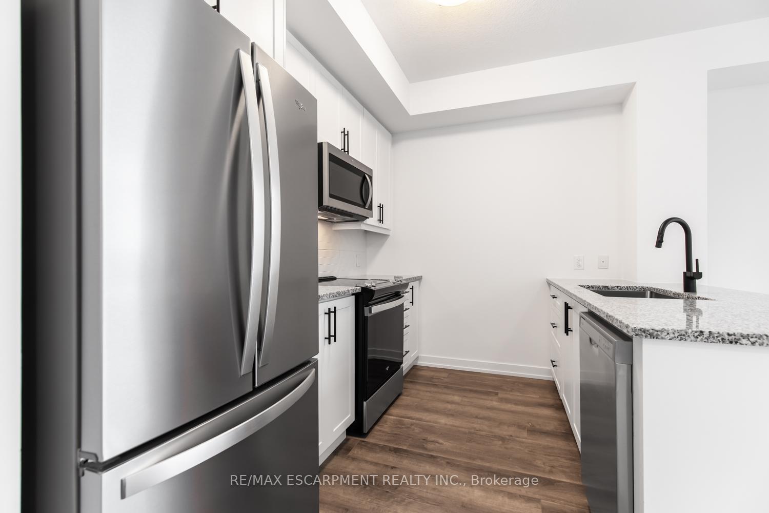 Photo 10 of Unit 238, 10 Mallard Trail, Hamilton, Waterdown — HOMEH