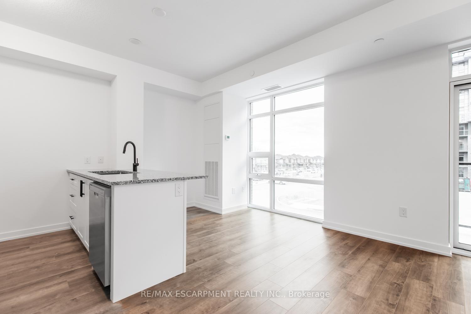 Photo 14 of Unit 238, 10 Mallard Trail, Hamilton, Waterdown — HOMEH