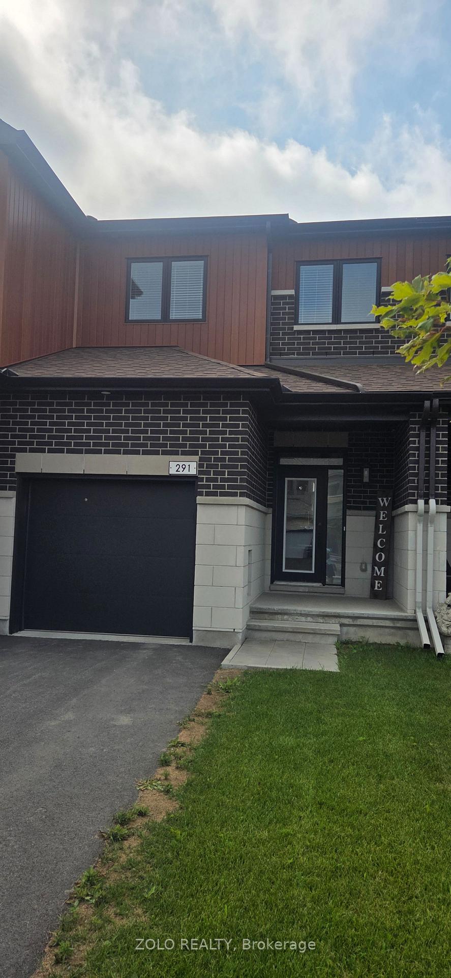 Photo 1 of 291 Labelle Street, Russell, Embrun — HOMEH
