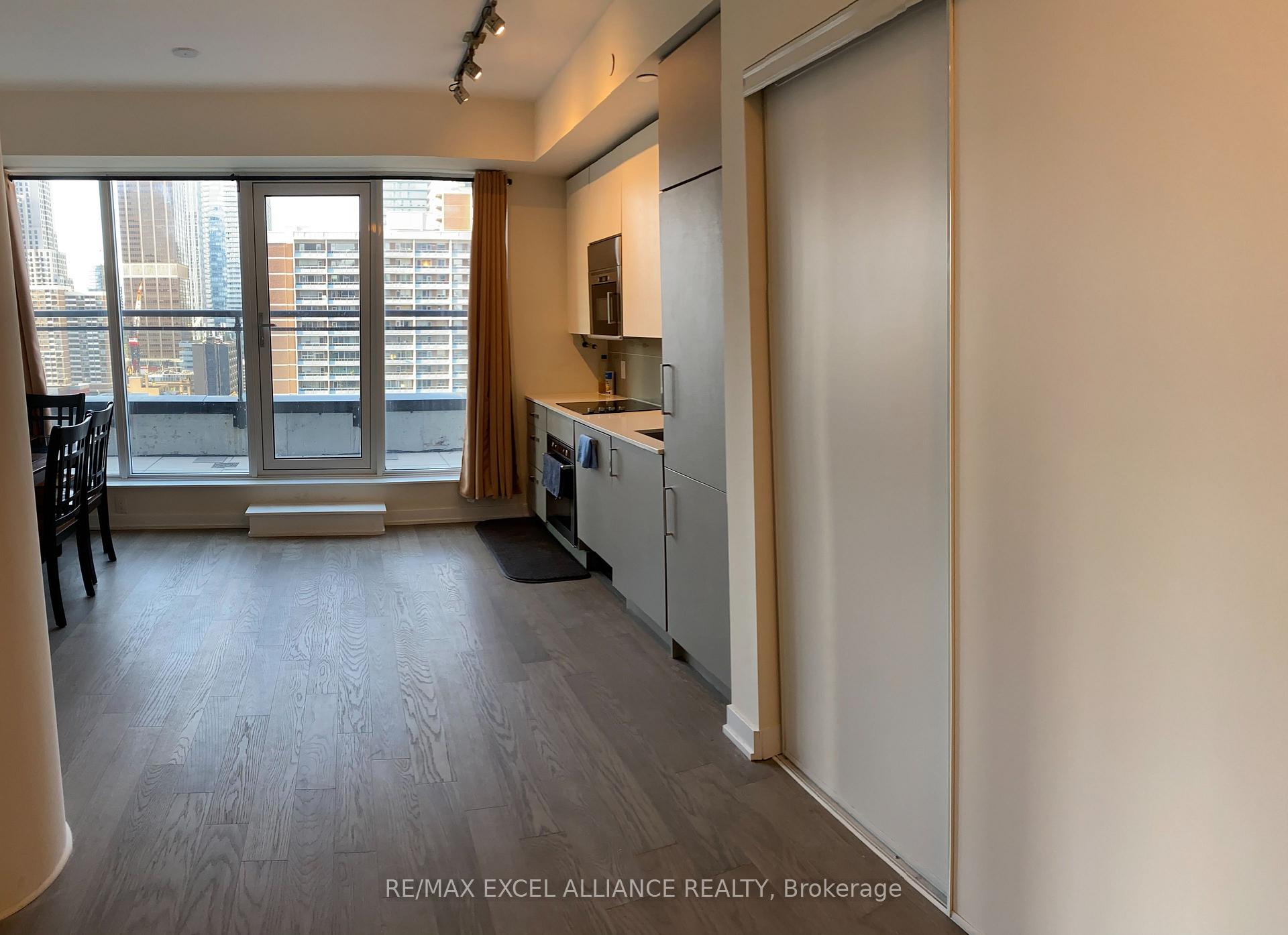 Photo 4 of Unit 1502, 17 Dundonald Street, Toronto, Church-Yonge Corridor — HOMEH