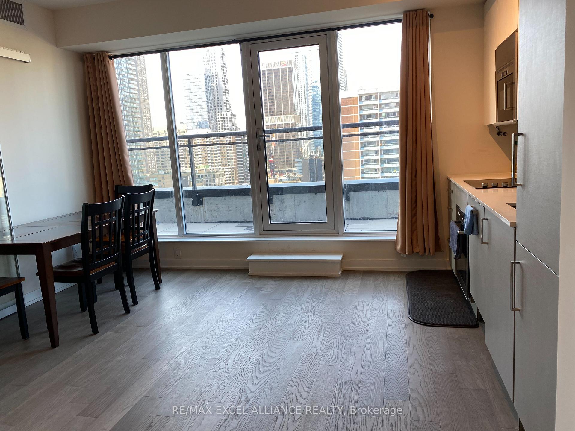 Photo 5 of Unit 1502, 17 Dundonald Street, Toronto, Church-Yonge Corridor — HOMEH