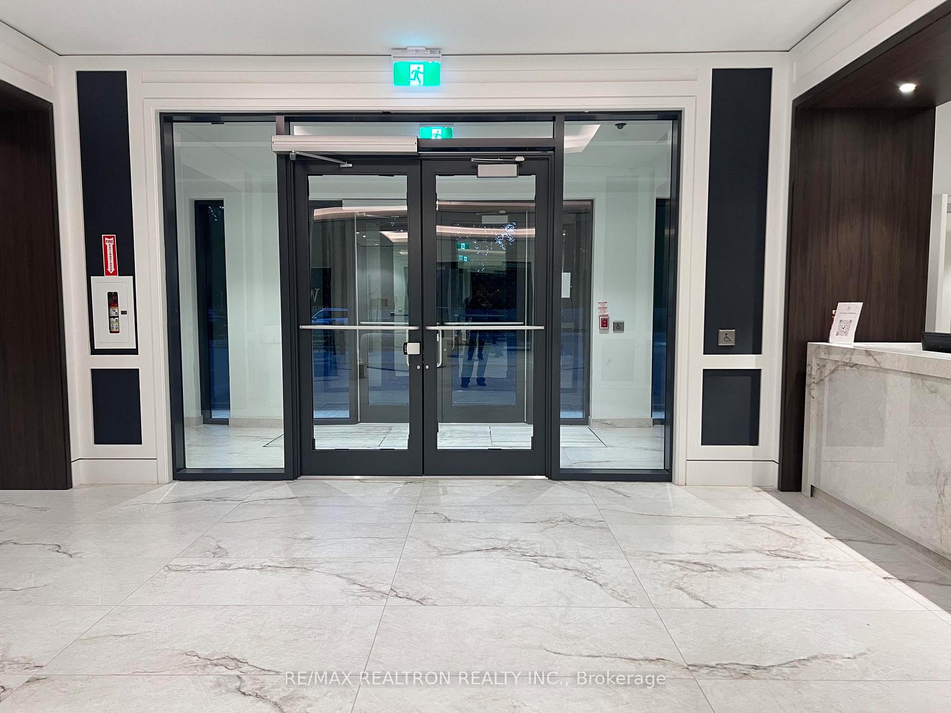 Photo 2 of Unit 1012, 4010 Eglinton Avenue W, Etobicoke, Humber Heights — HOMEH
